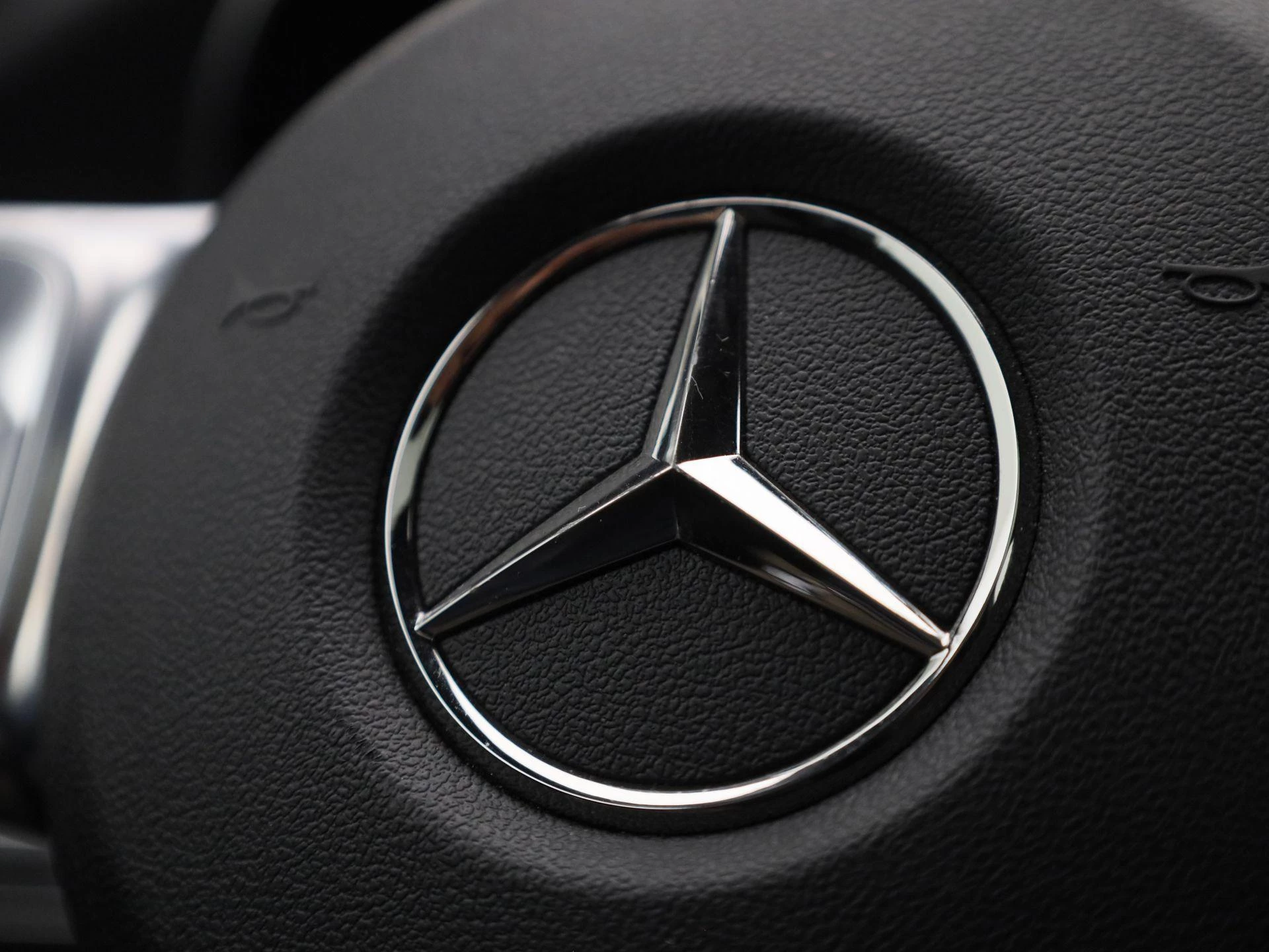 Mercedes-Benz-C-Klasse-image-29