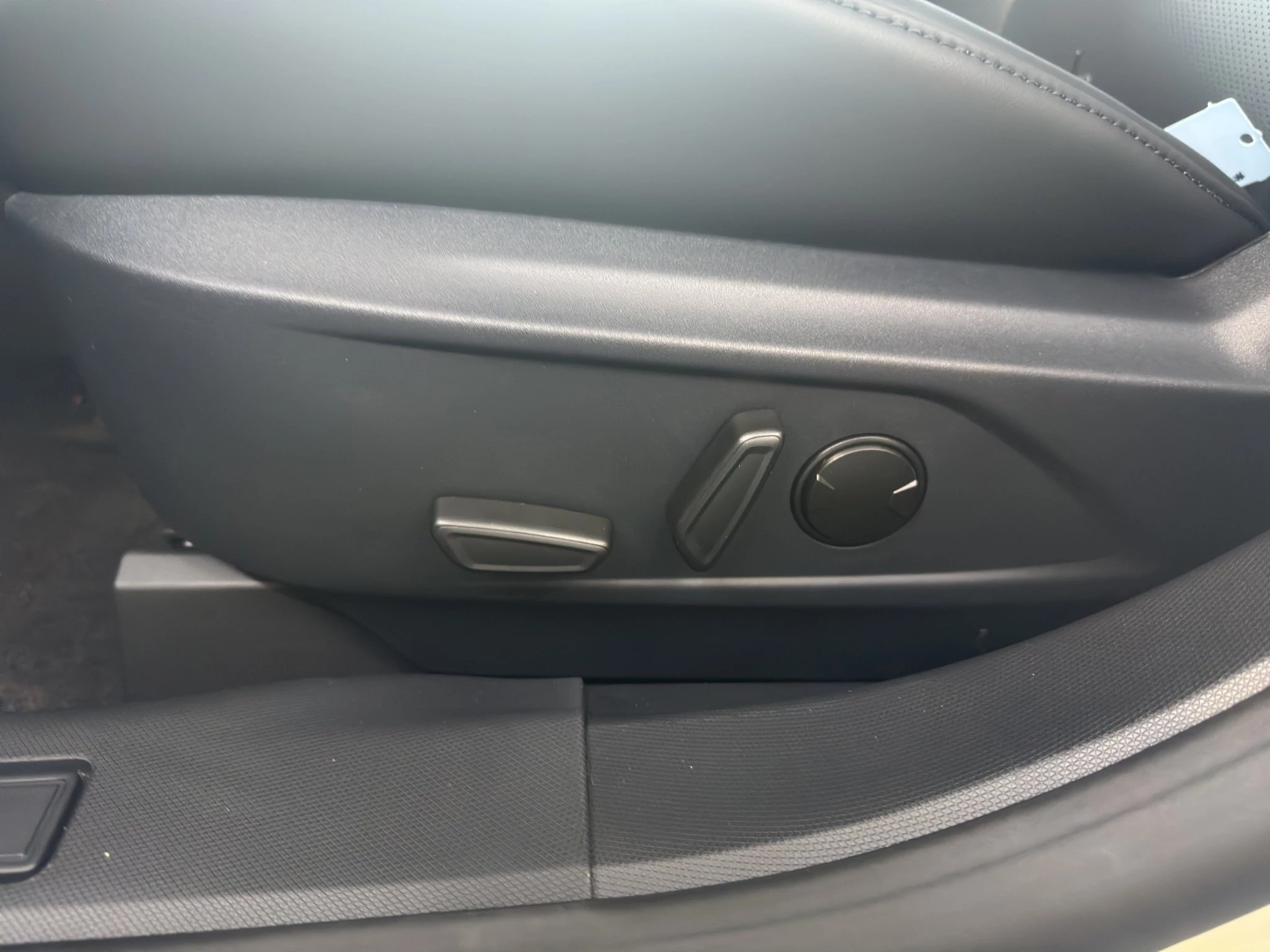 Ford-Mustang Mach-E-image-17