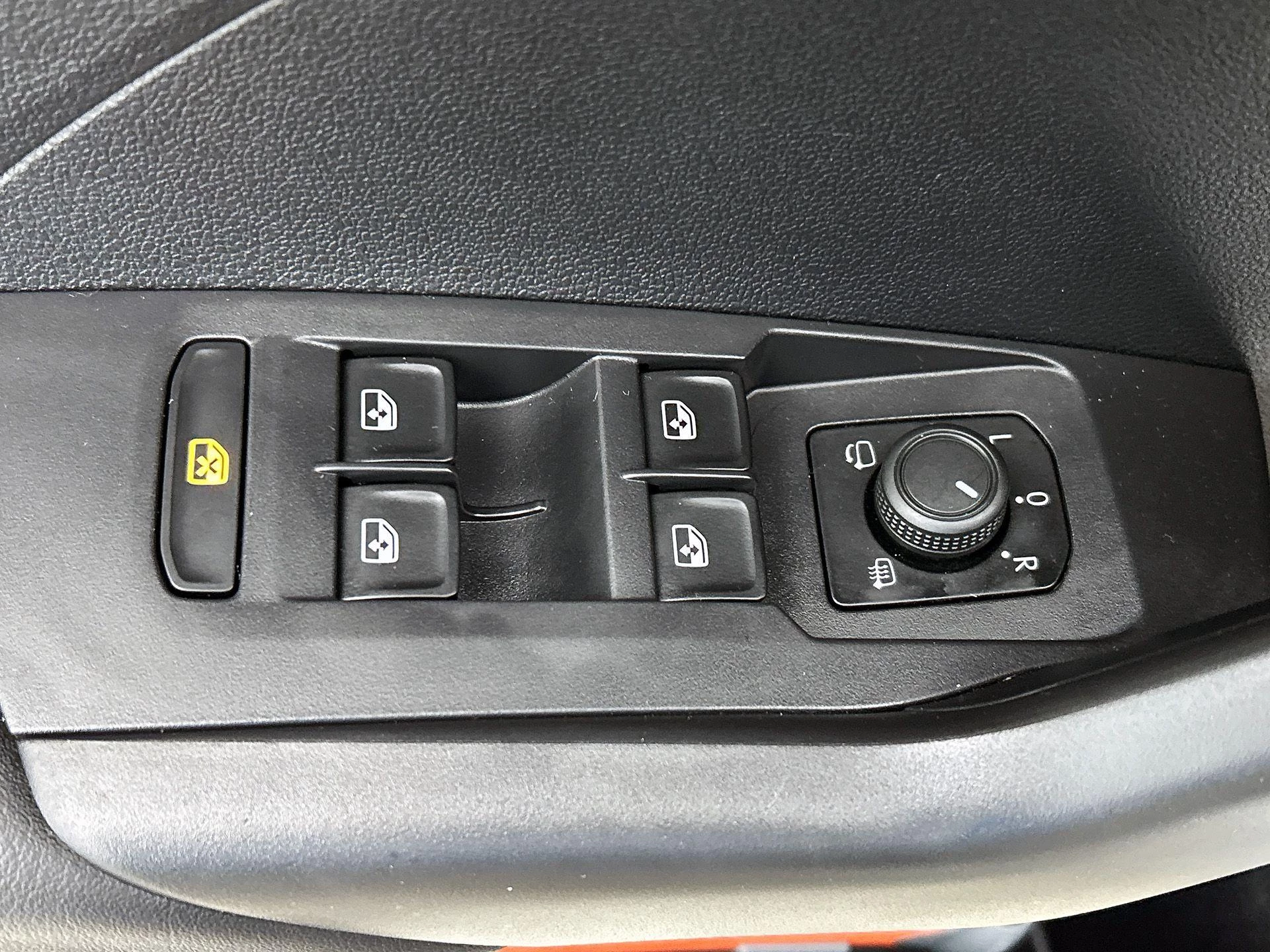Volkswagen-T-Cross-image-29
