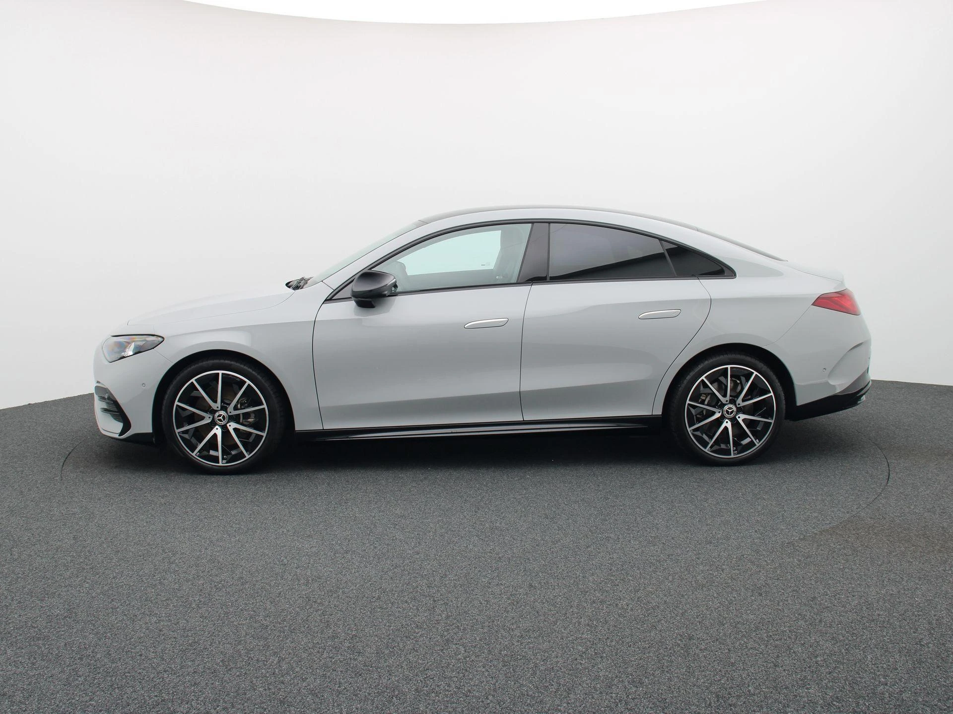 Mercedes-Benz-CLA-image-3