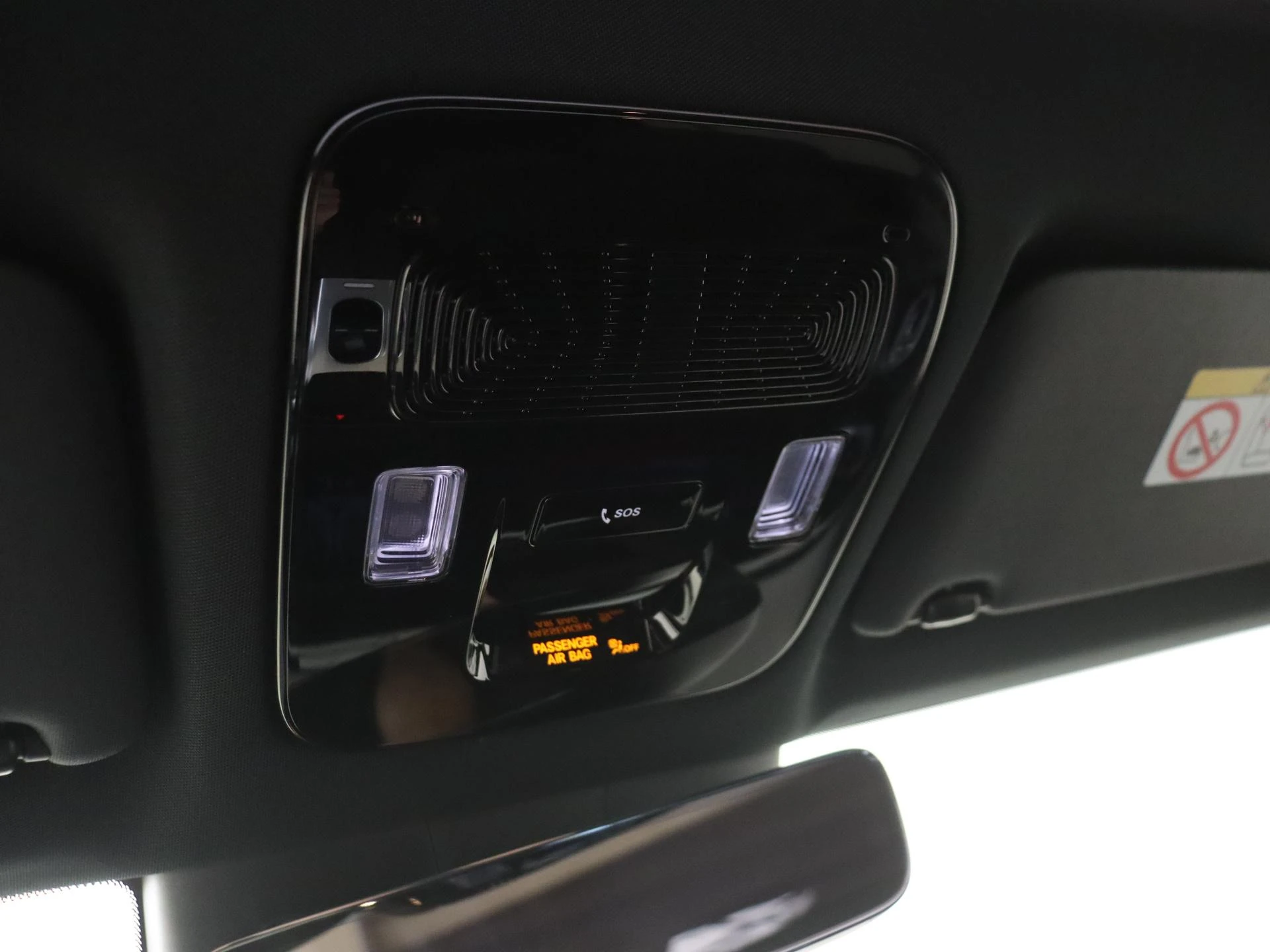 Mercedes-Benz-GLB-image-22