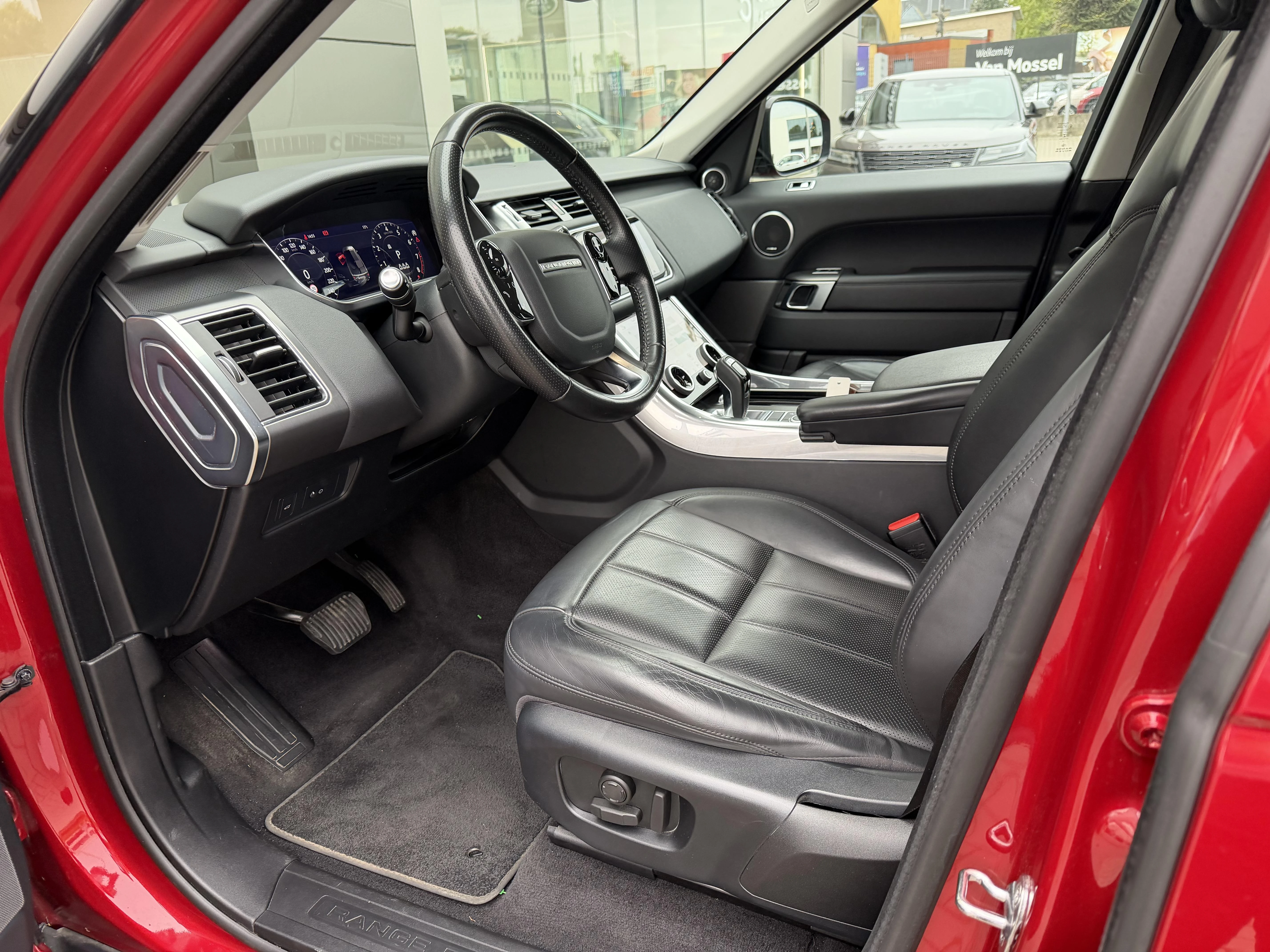 Land Rover-Range Rover Sport-image-27