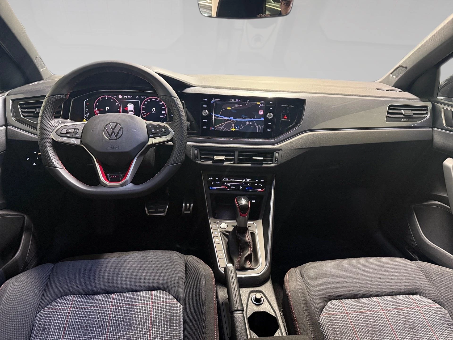 Volkswagen-Polo-image-4