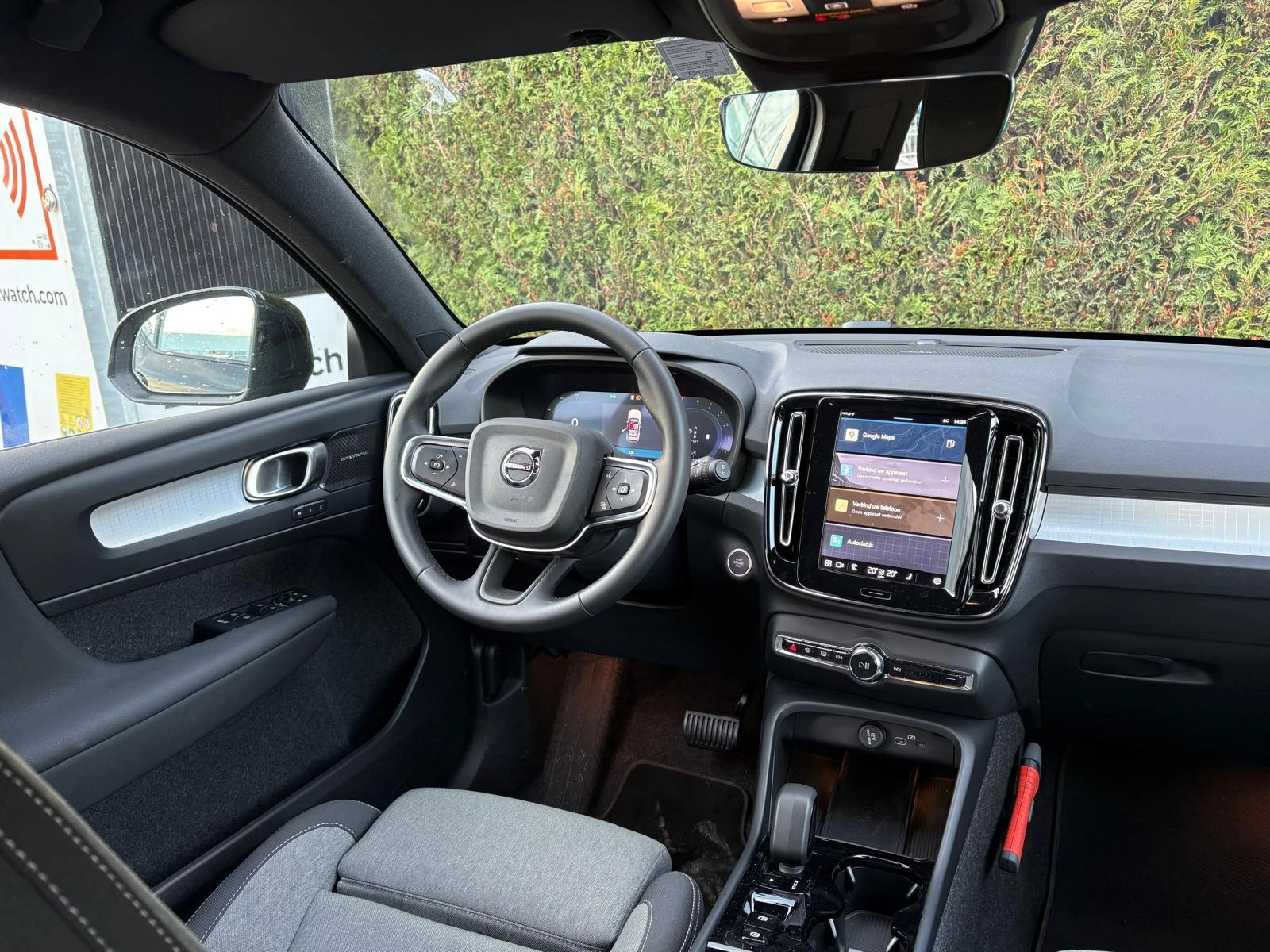 Volvo-XC40-image-2