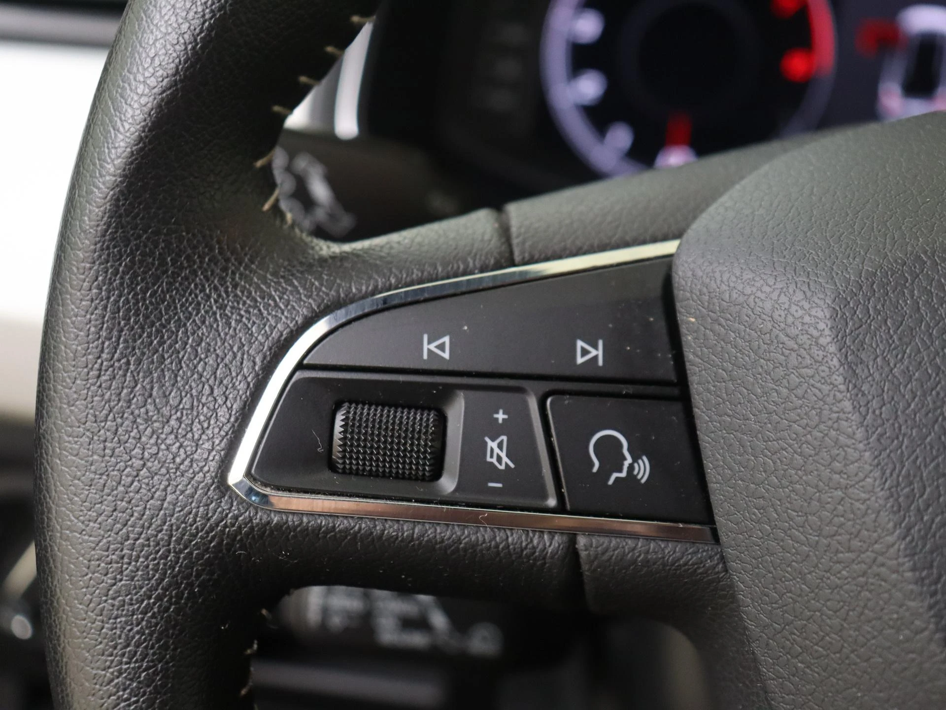 SEAT-Arona-image-11