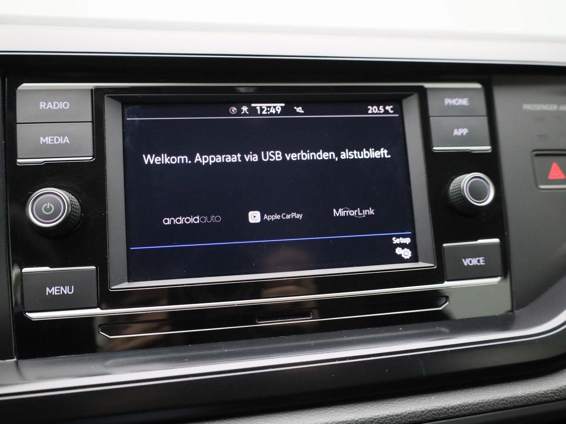 Volkswagen-Polo-image-22