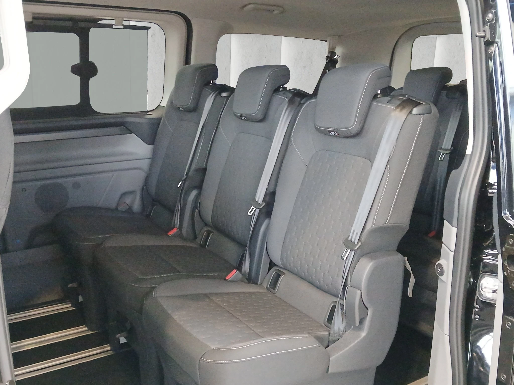 Ford Tourneo Custom Titanium 2.0 EcoBlue 125kW 320 L1 Auto FWD Van. 4-türig