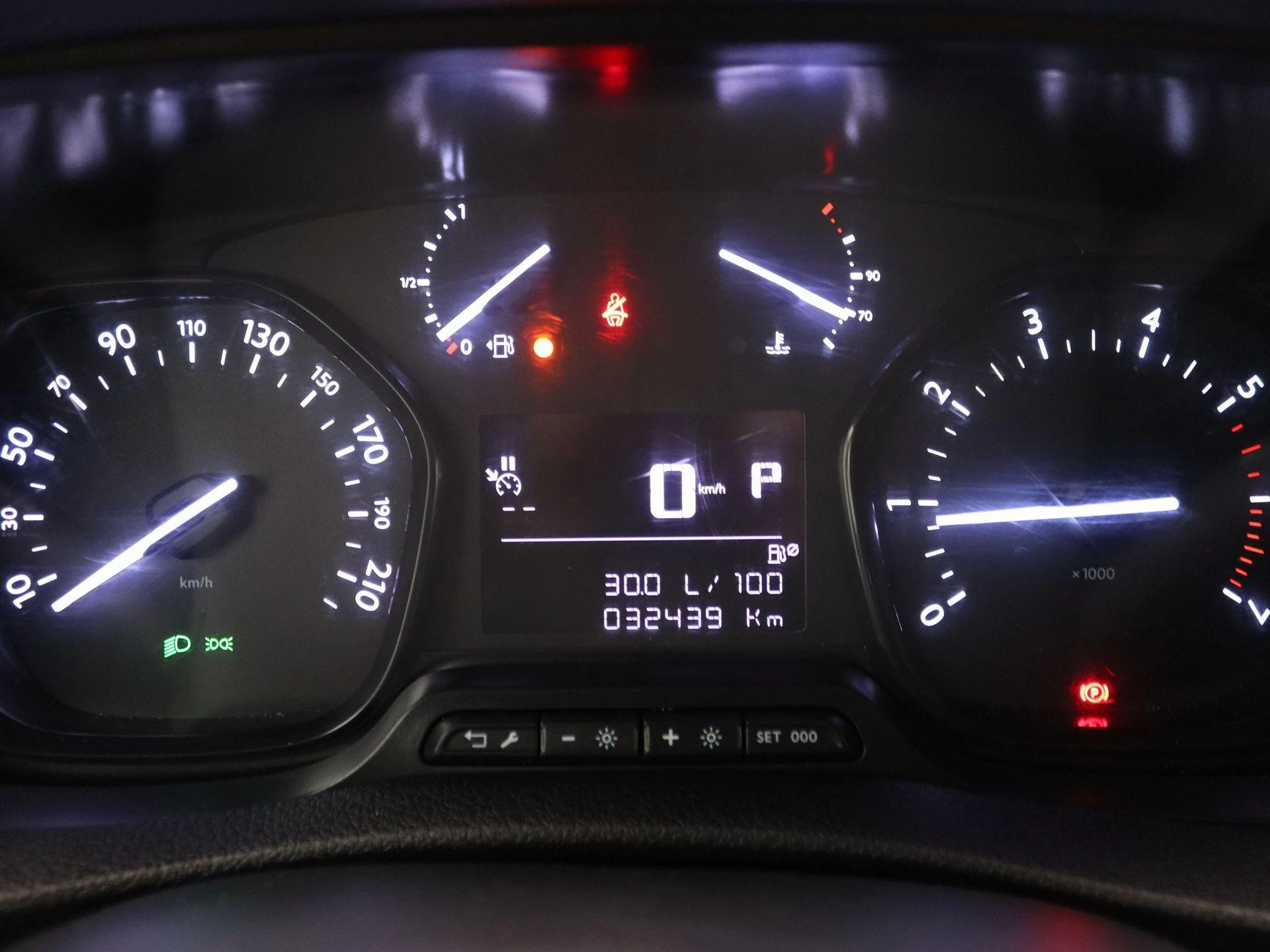 Opel-Vivaro-image-6
