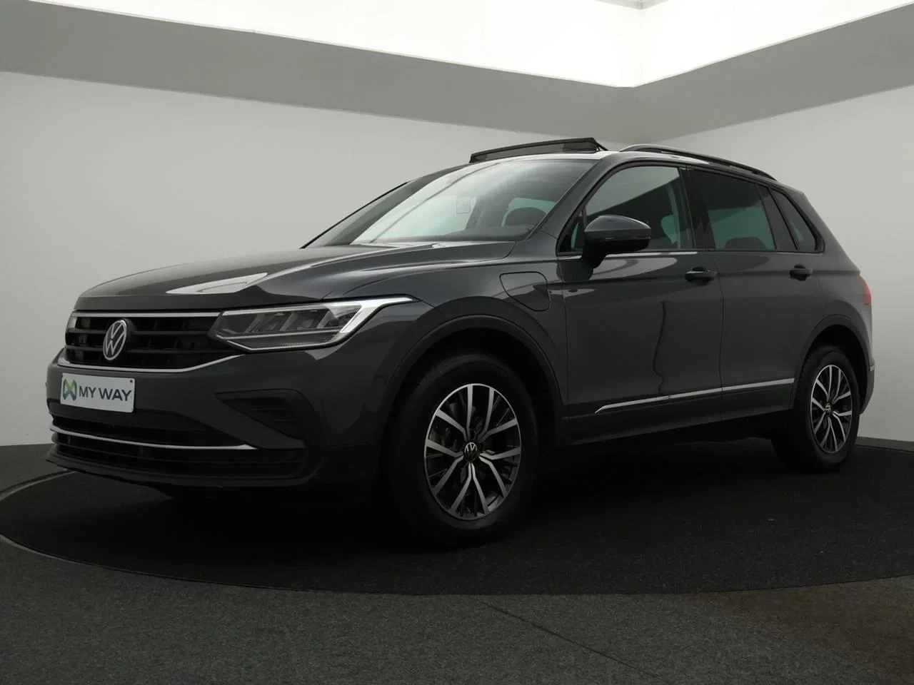 Volkswagen-Tiguan-image-0