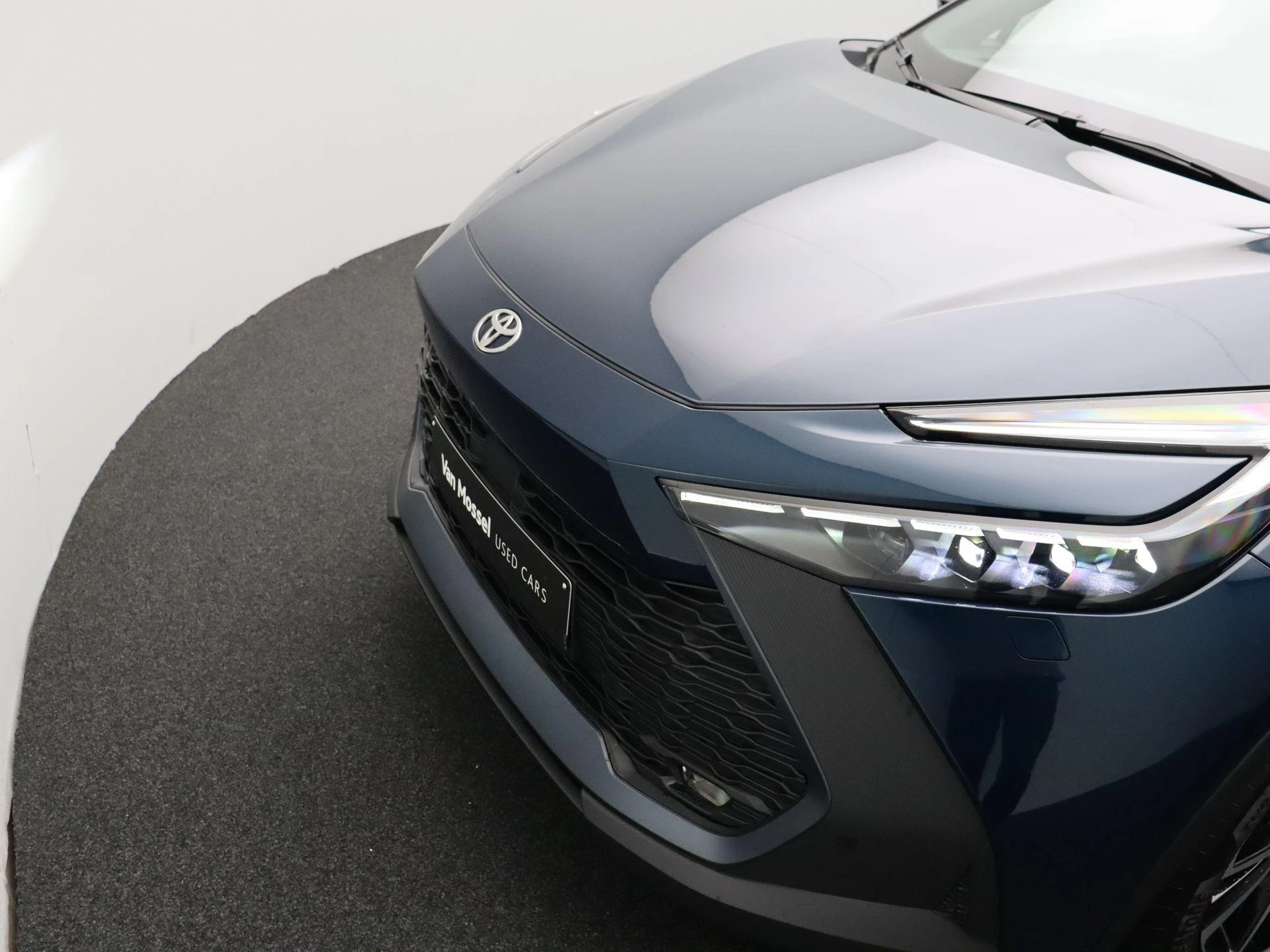 Toyota-C-HR-image-26