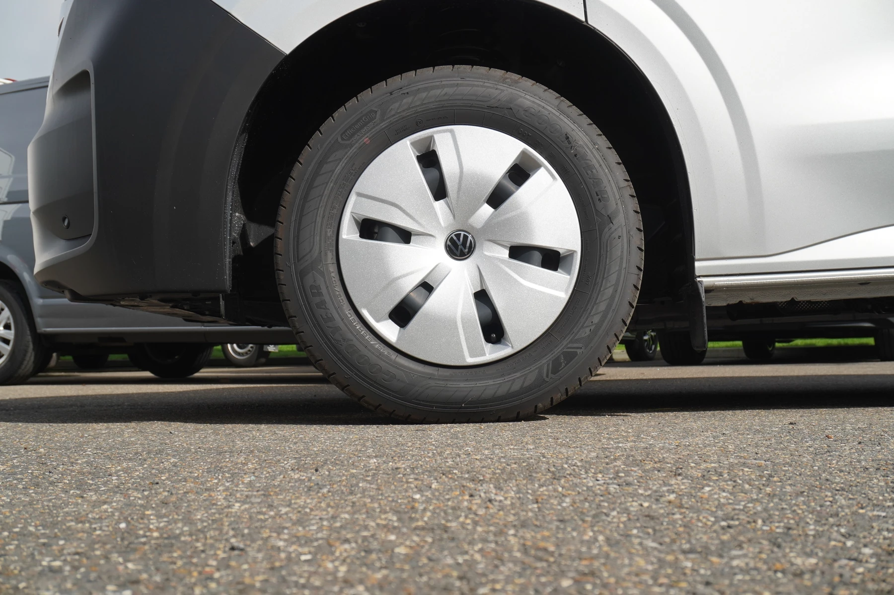 Volkswagen-Transporter-image-4