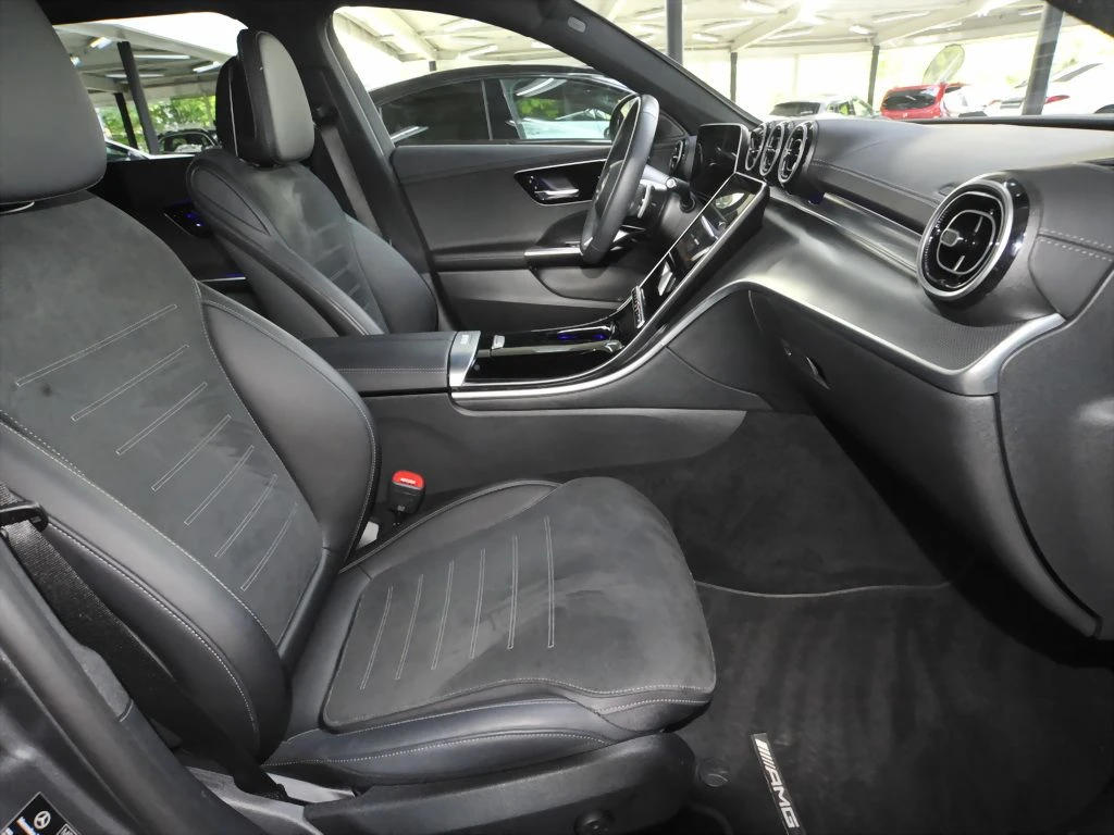 Mercedes-Benz-C-Klasse 300-image-11