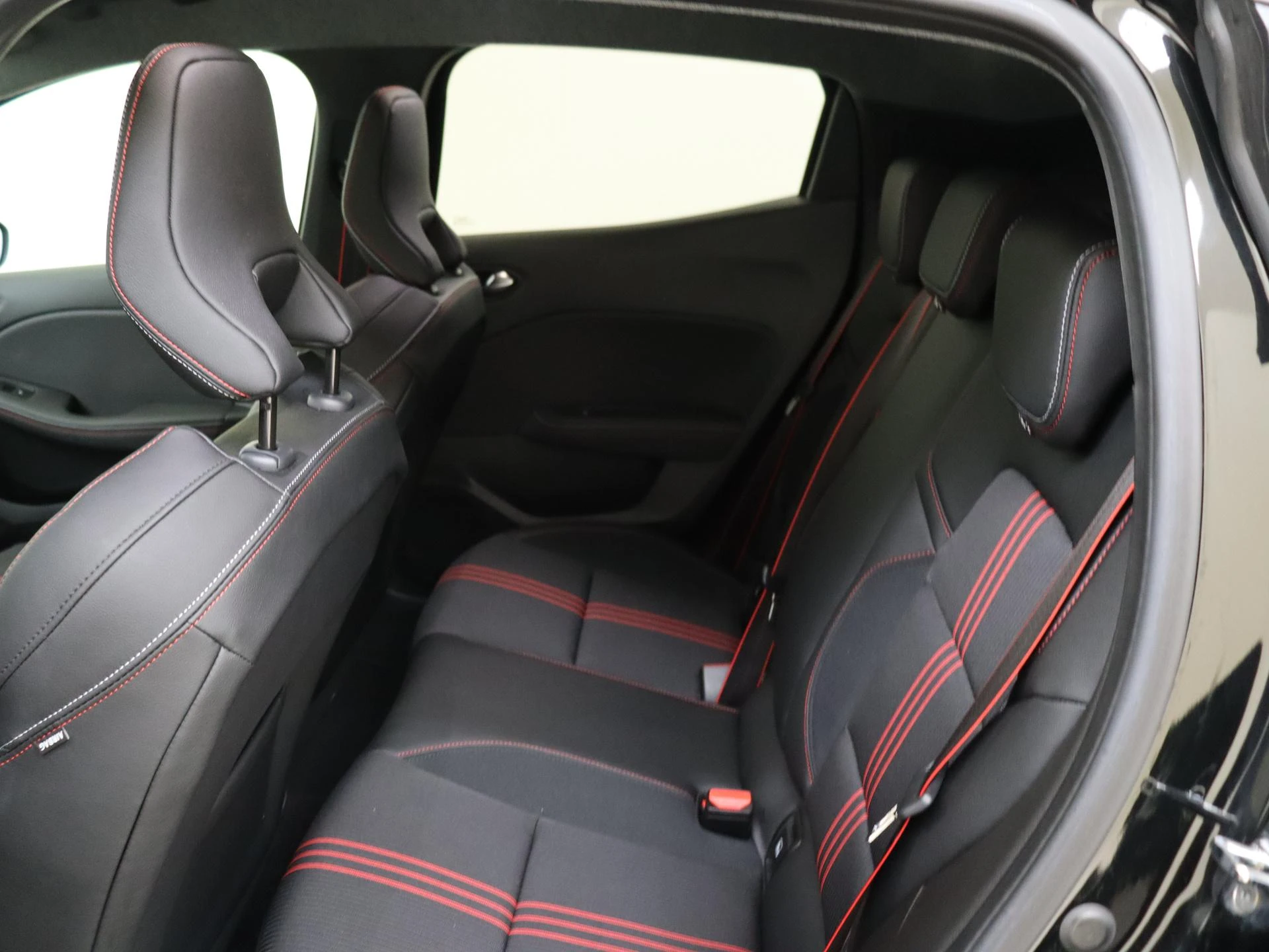 Renault-Clio-image-15