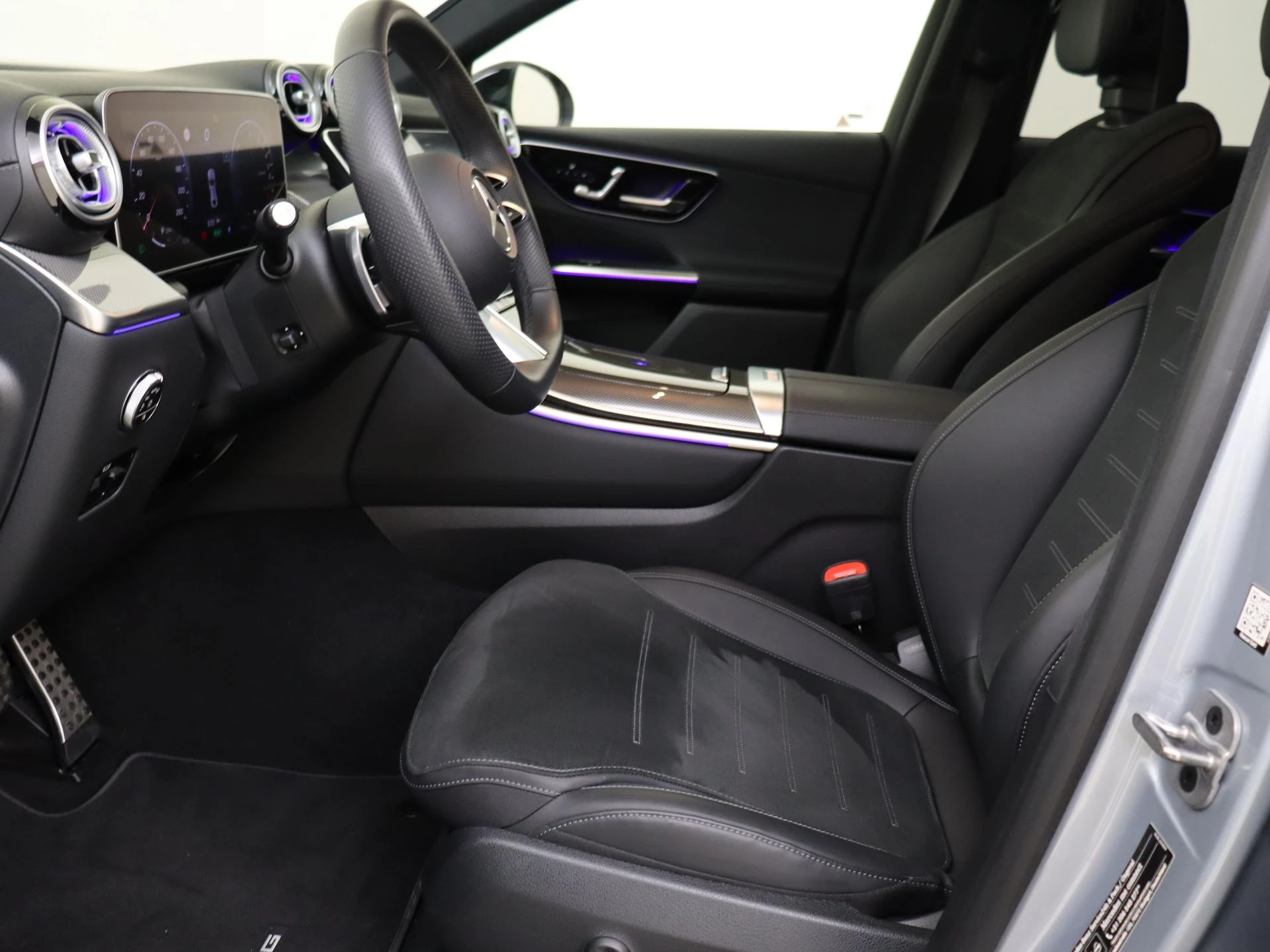 Mercedes-Benz-GLC-image-14
