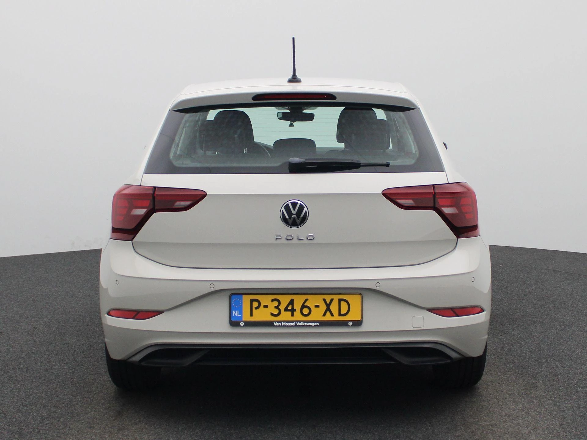 Volkswagen-Polo-image-4