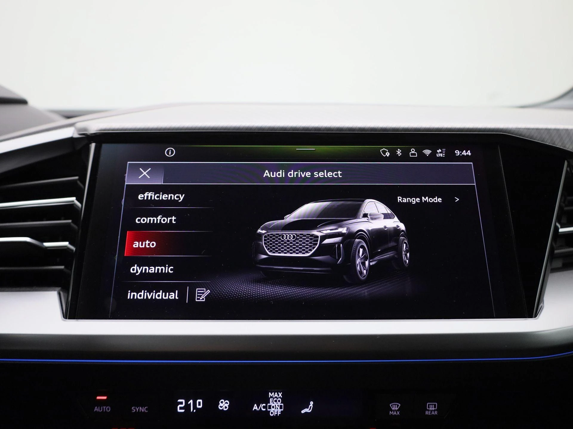 Audi-Q4 Sportback e-tron-image-26
