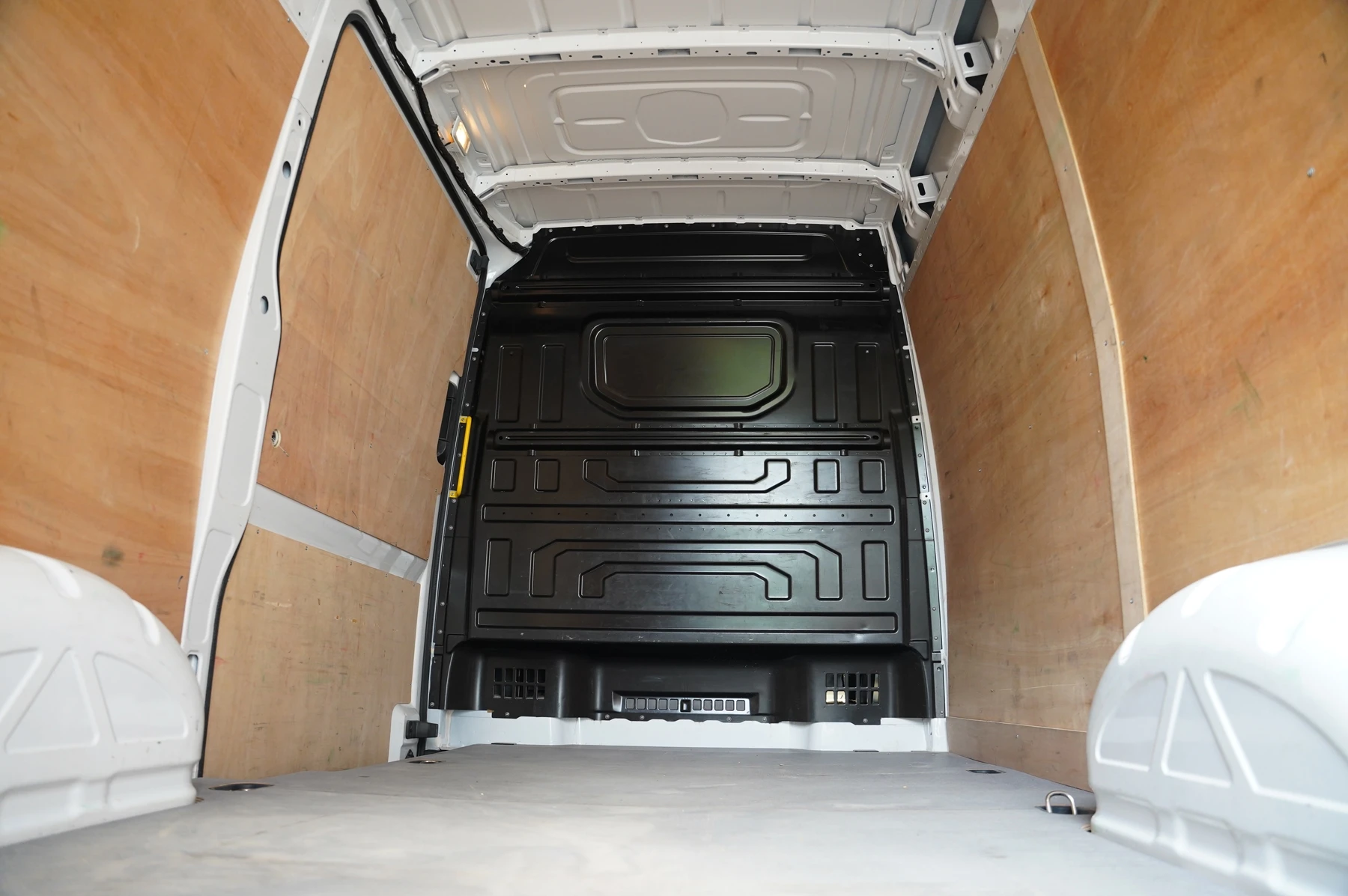Volkswagen-Crafter-image-9