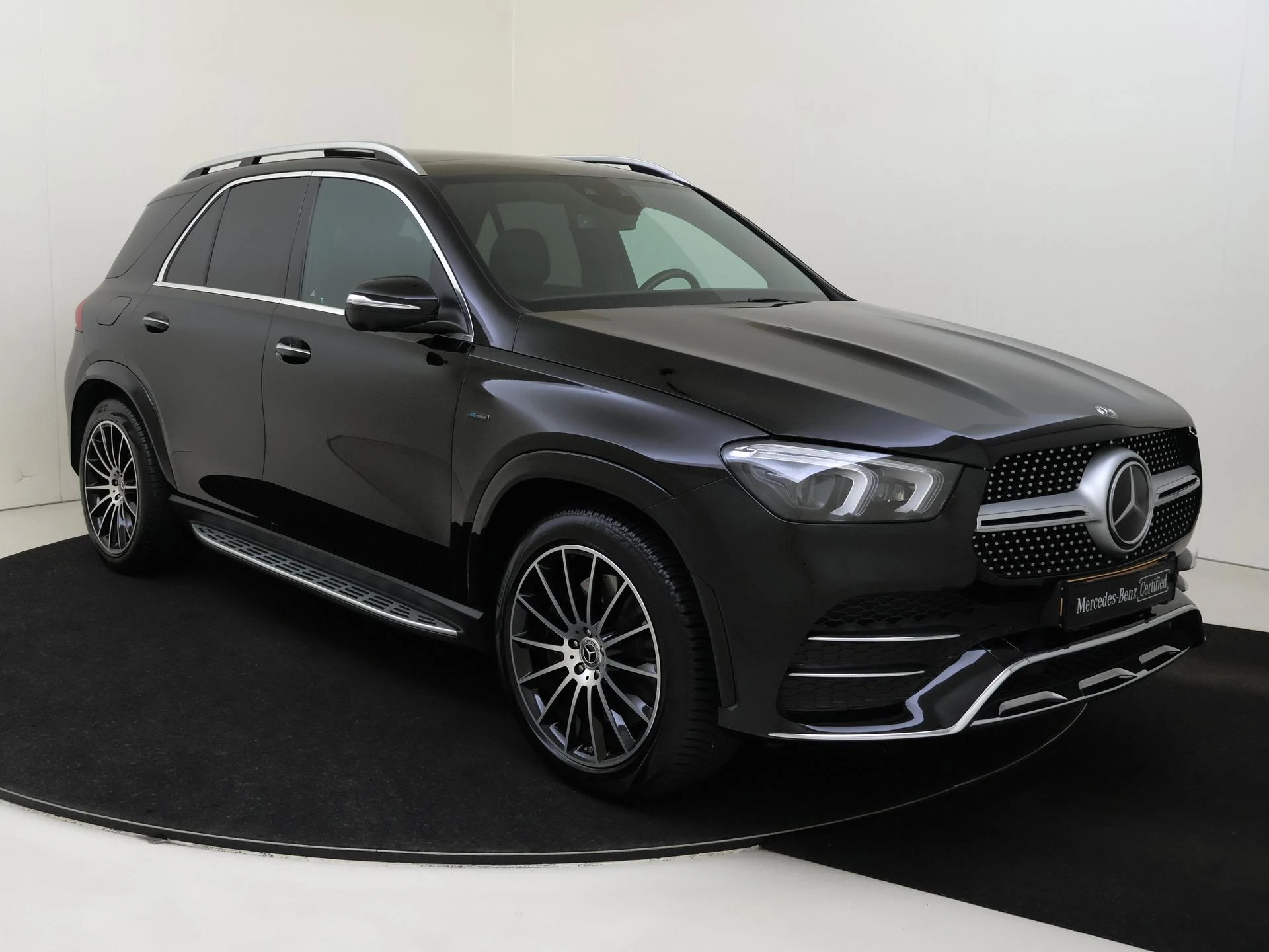 Mercedes-Benz-GLE-image-1
