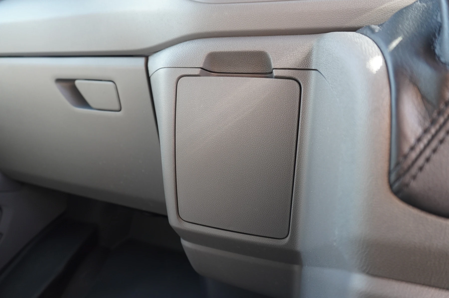 Volkswagen-Transporter-image-37
