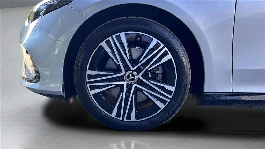 Mercedes-Benz-CLA-image-8