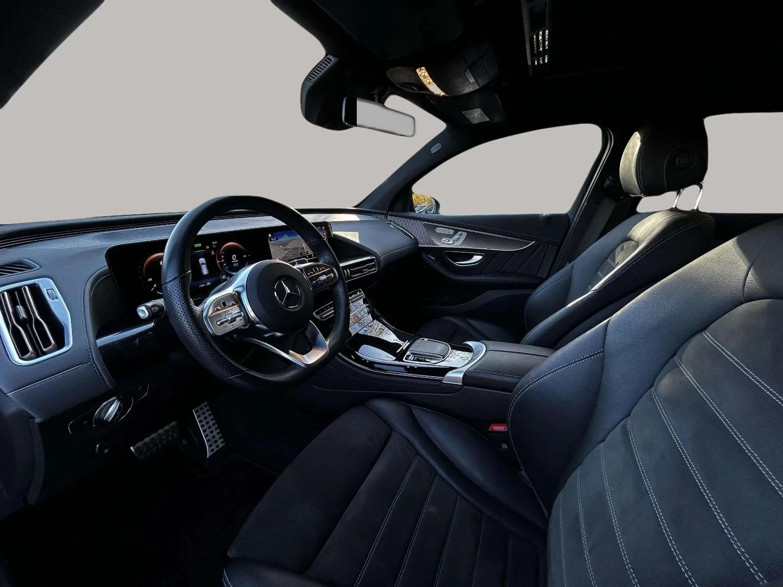 Mercedes-Benz-EQC-image-9