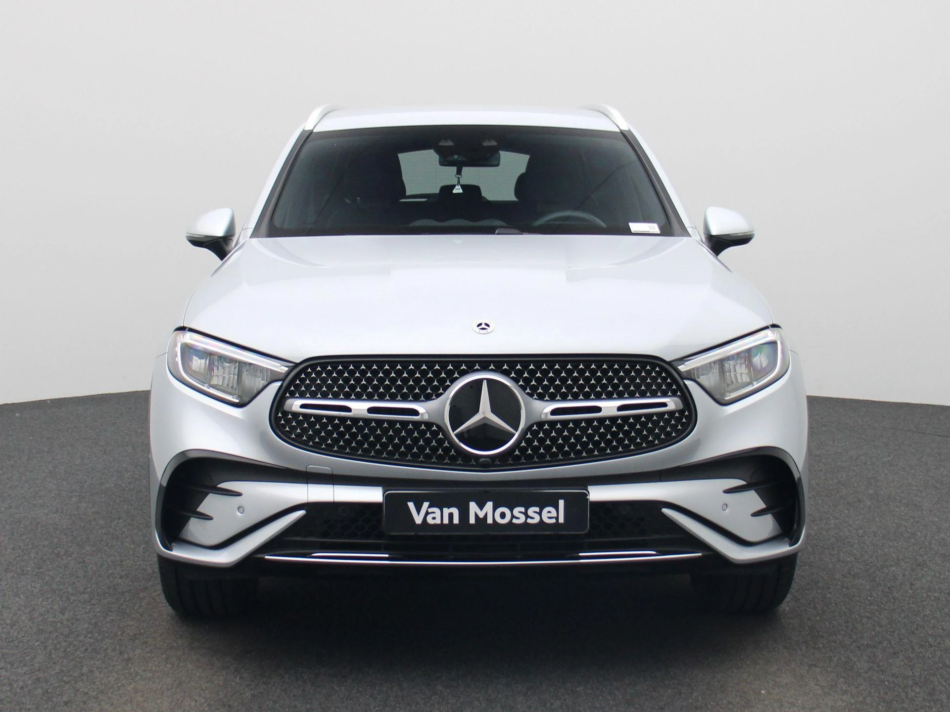 Mercedes-Benz-GLC-image-2