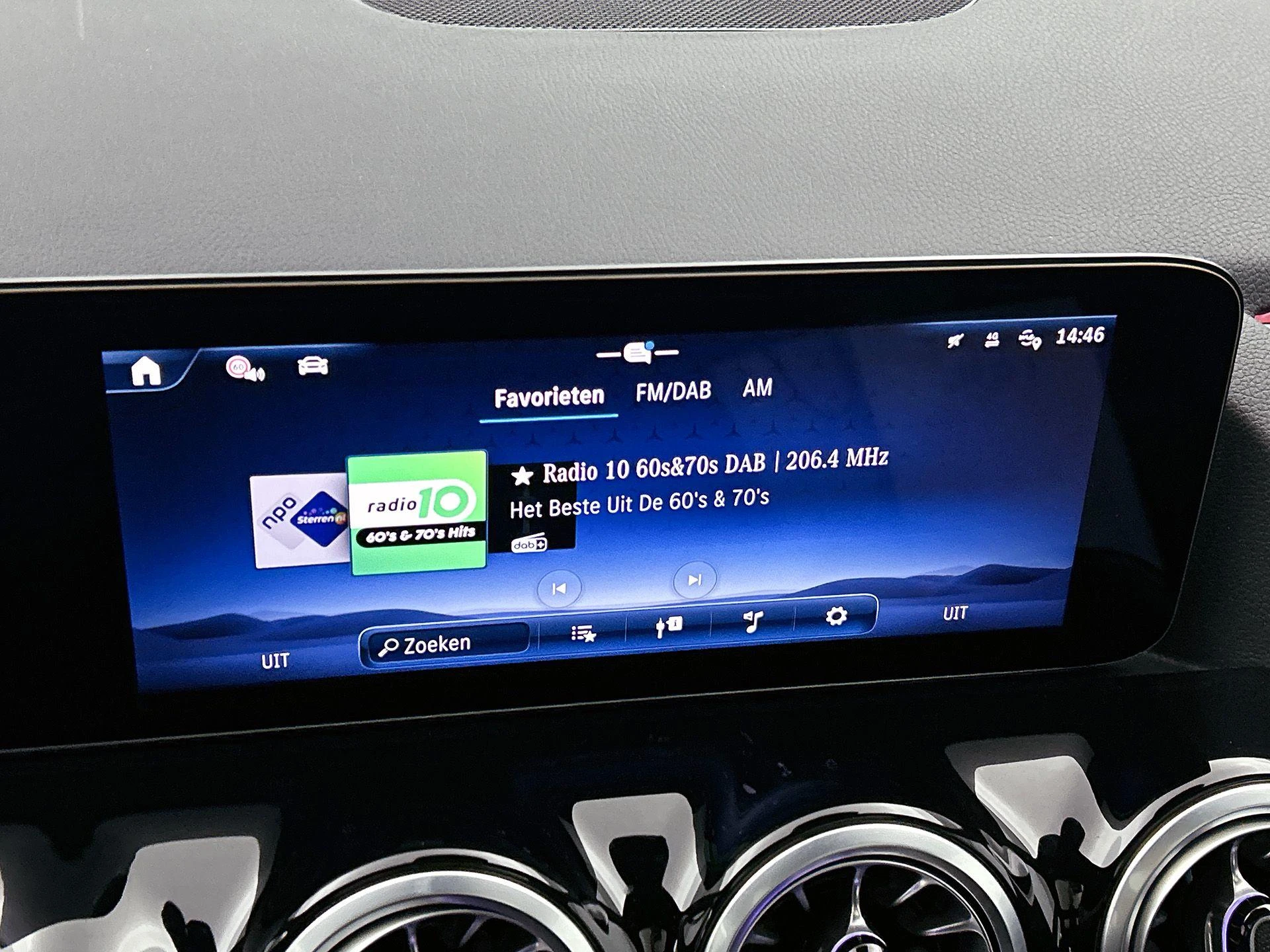 Mercedes-Benz-GLA-image-6