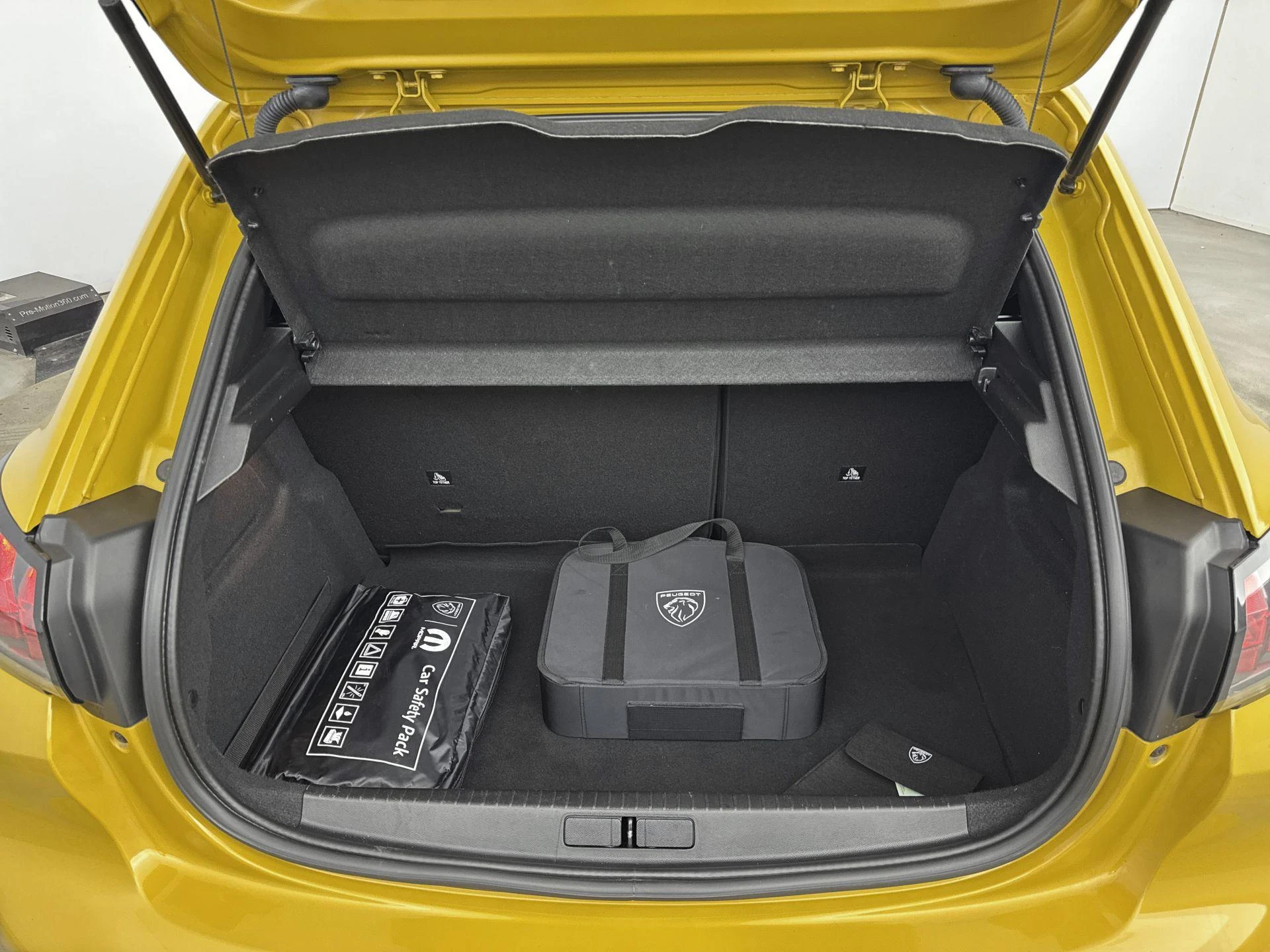 Peugeot-e-208-image-21
