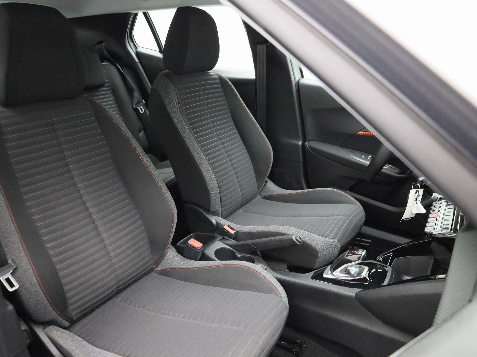 Peugeot-2008-image-32