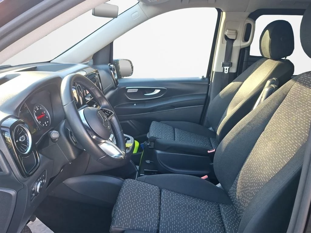 Mercedes-Benz-Vito-image-14