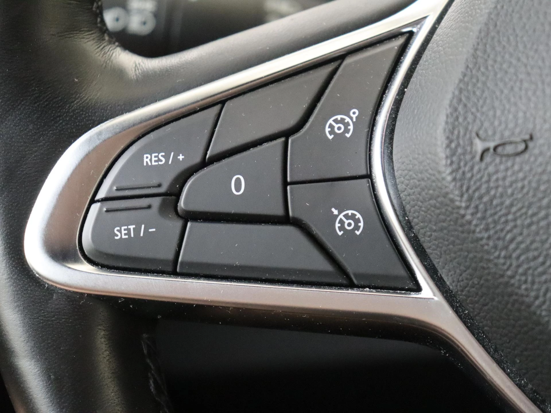 Renault-Clio-image-12