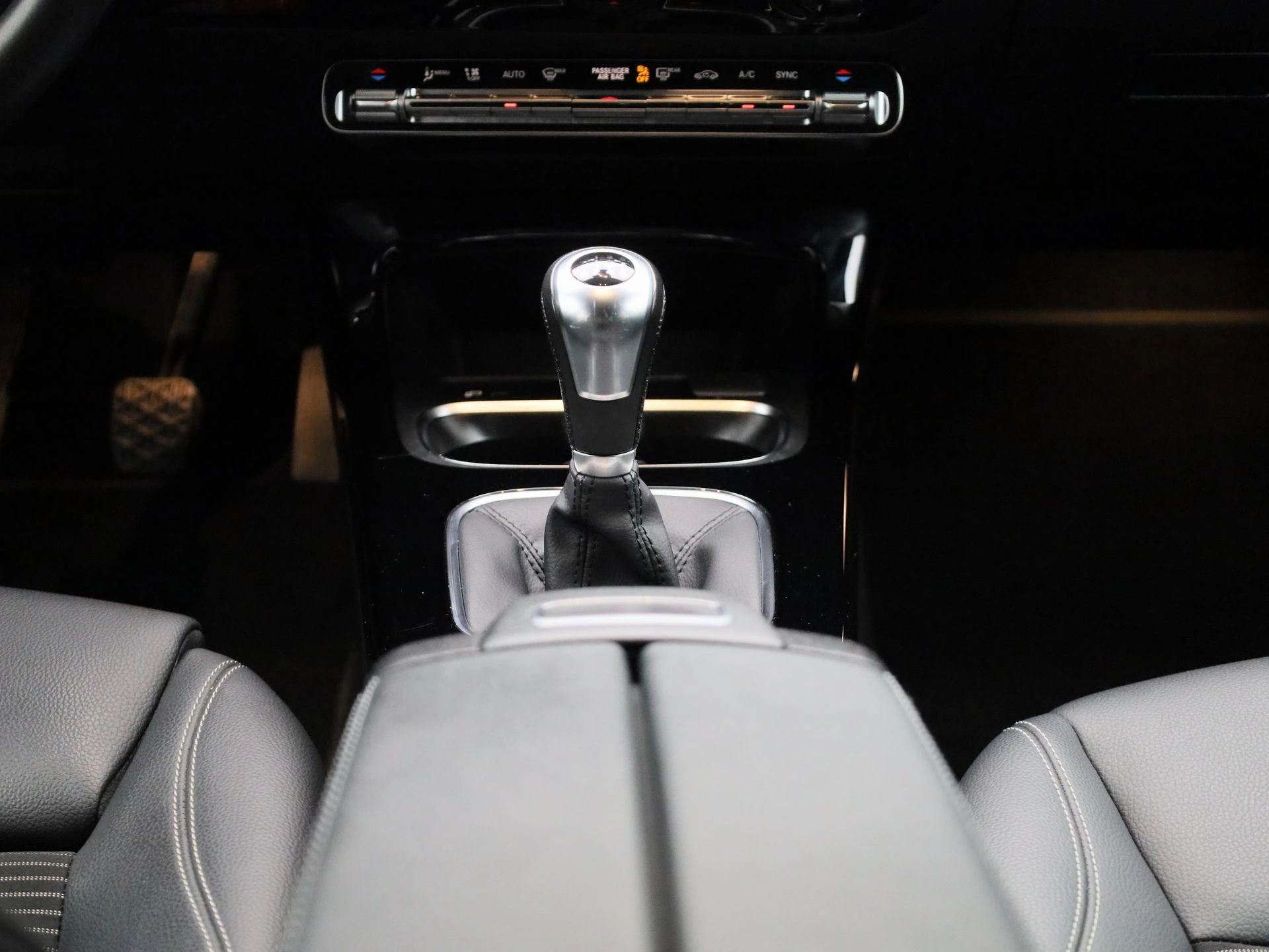Mercedes-Benz-CLA-image-9