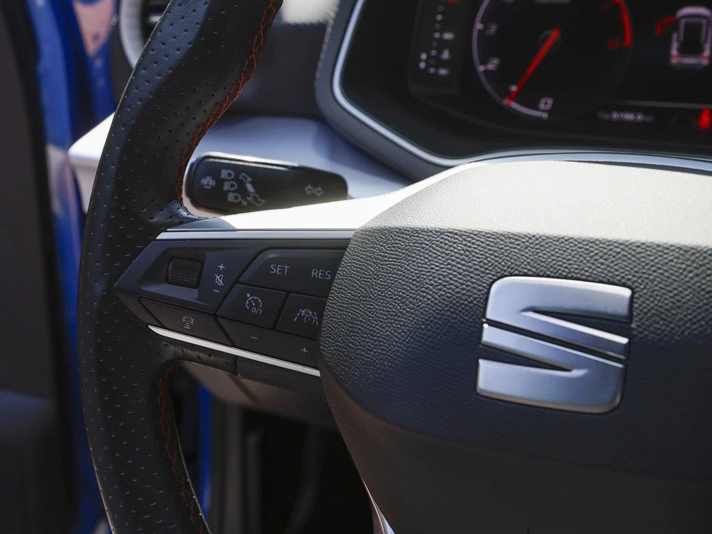 SEAT-Arona-image-16