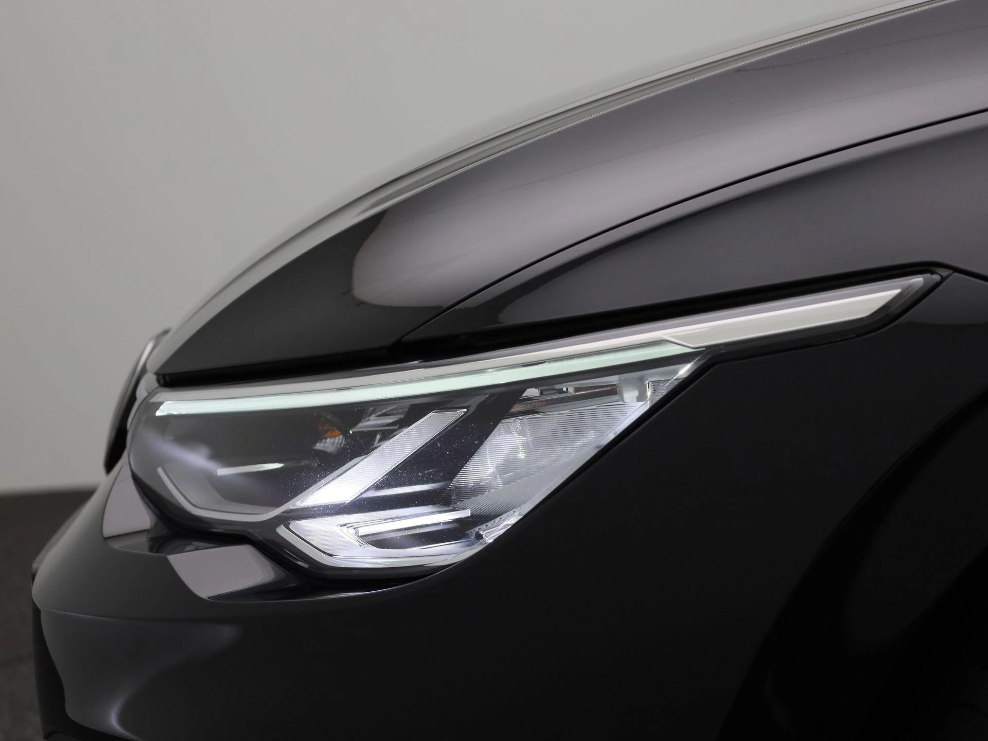 Volkswagen-Golf-image-14