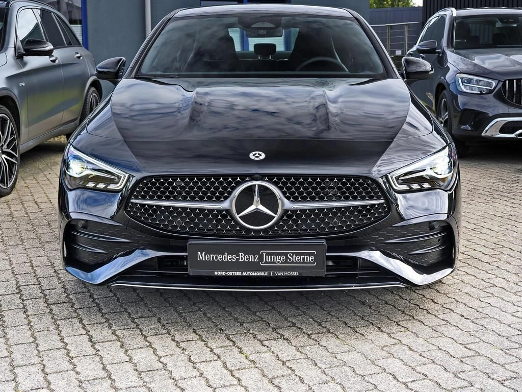 Mercedes-Benz-CLA 200-image-2