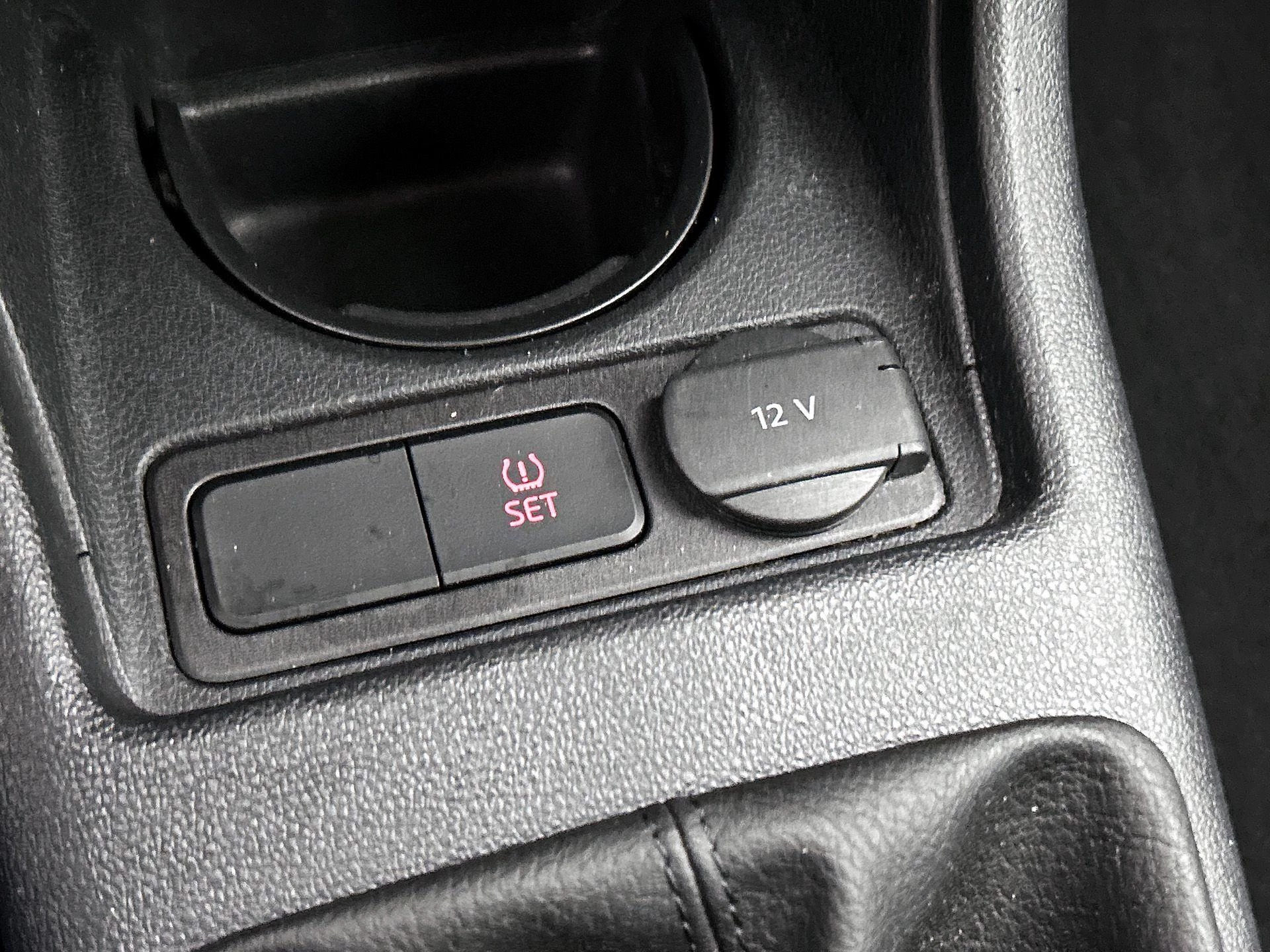 Volkswagen-up!-image-29
