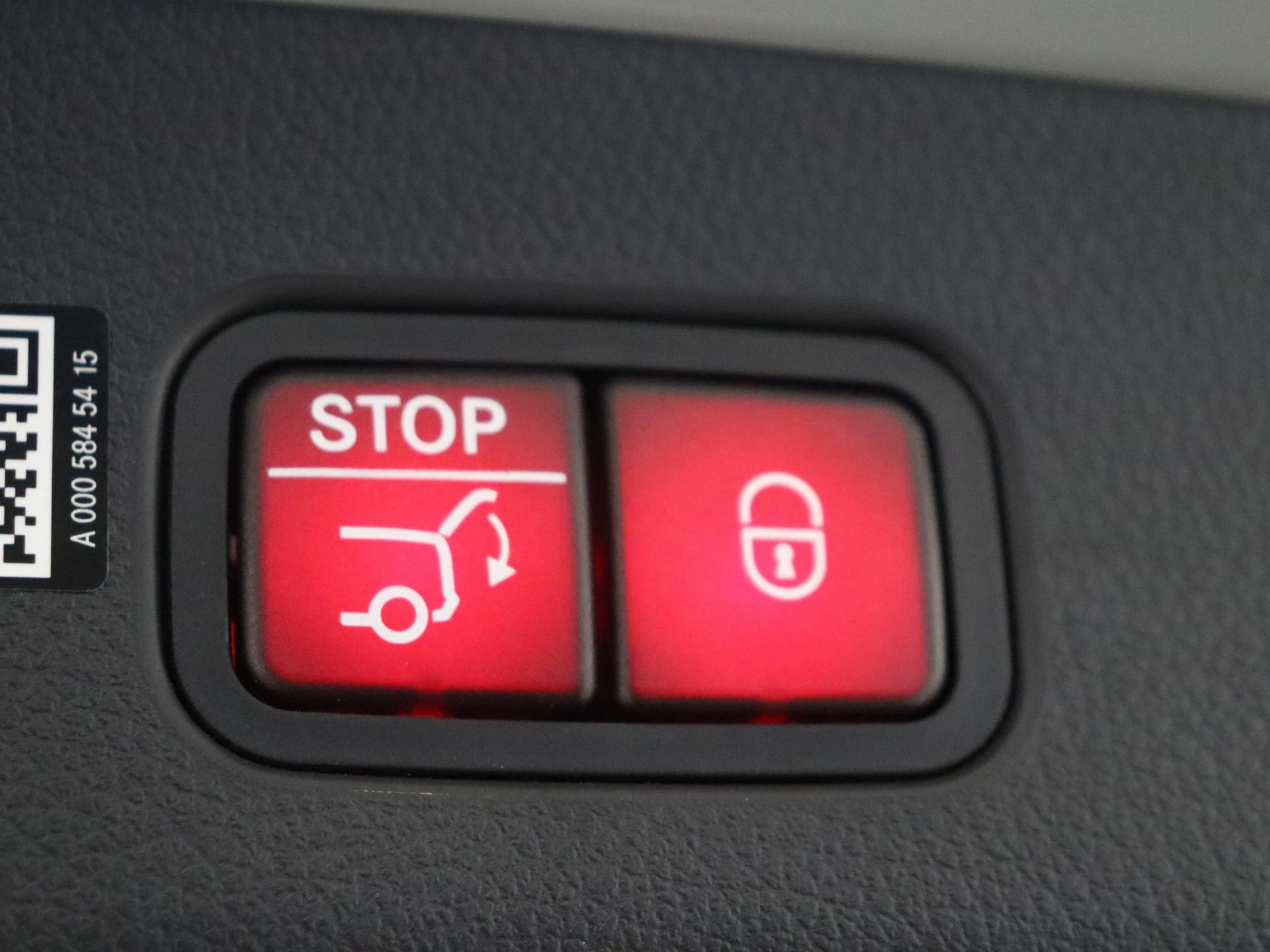 Mercedes-Benz-GLC-image-29