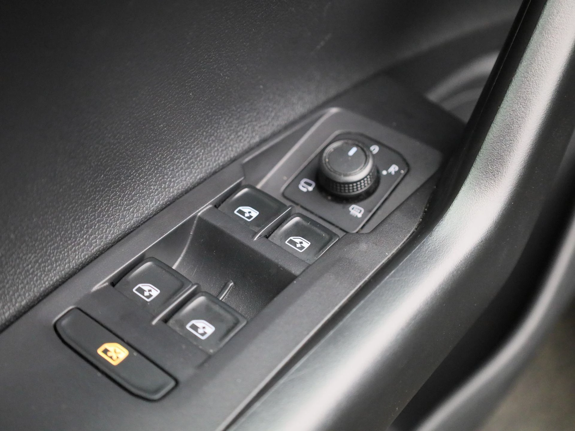 Volkswagen-Polo-image-26