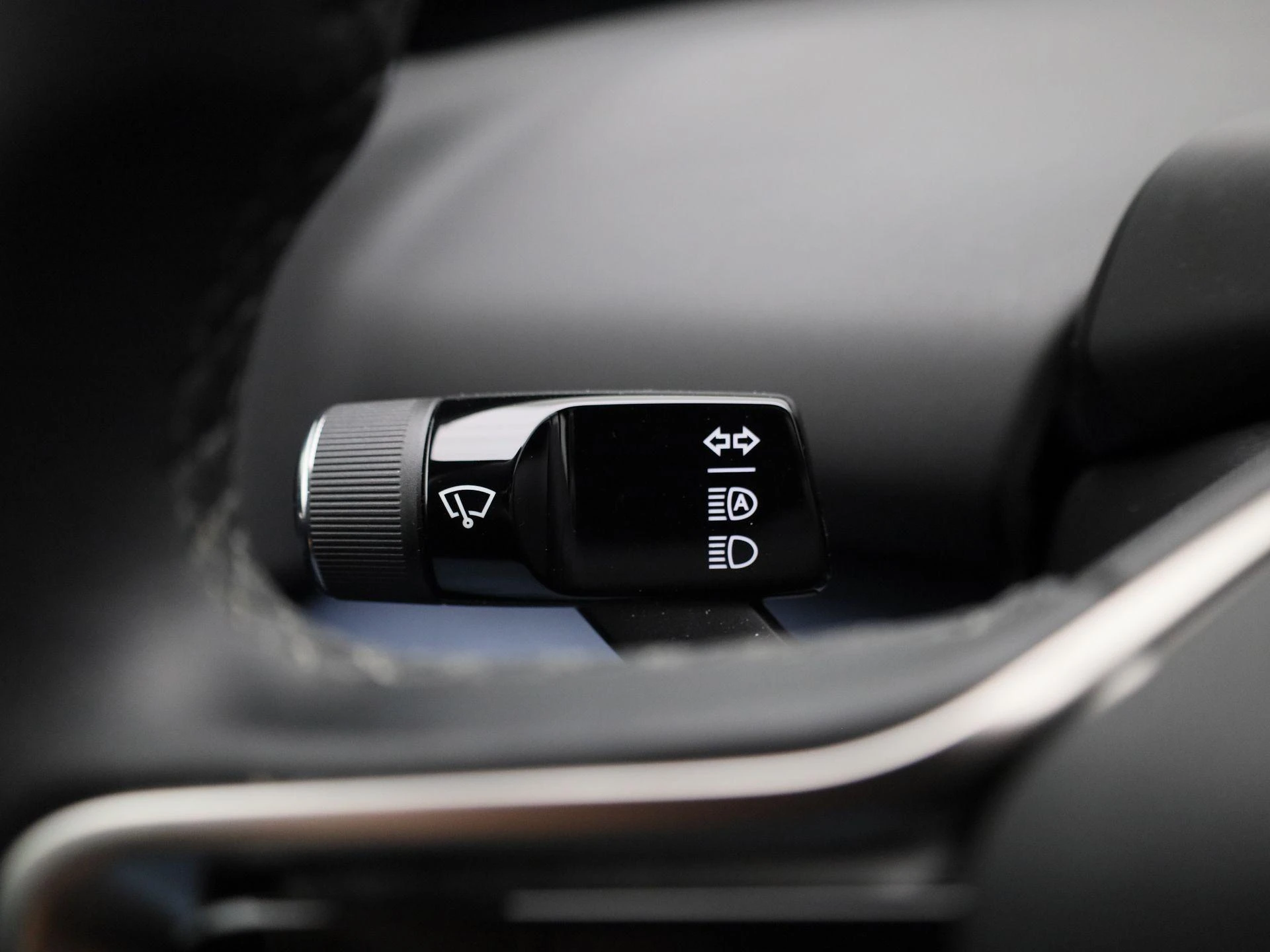 Volvo-EX30-image-24