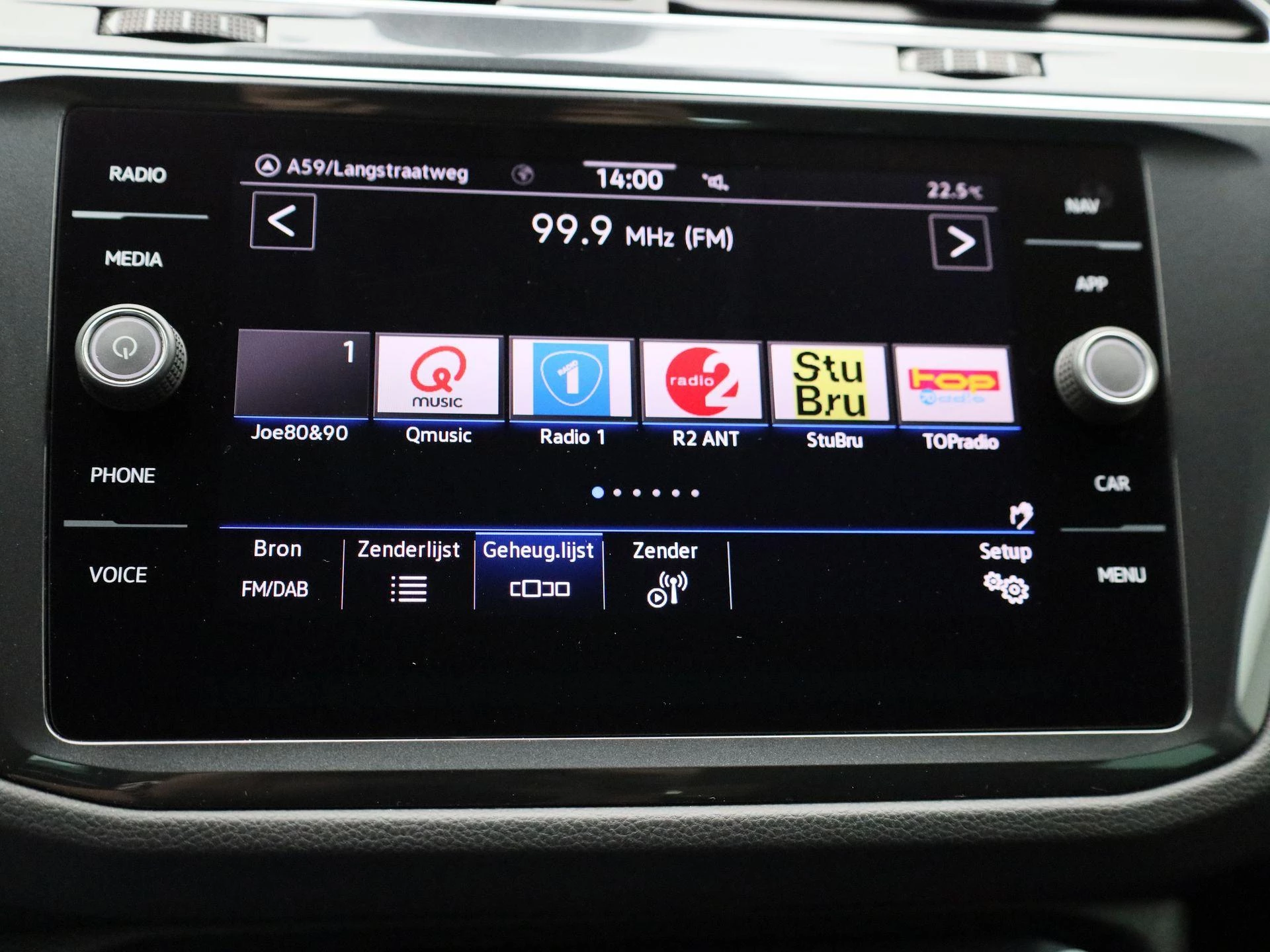 Volkswagen-Tiguan-image-18