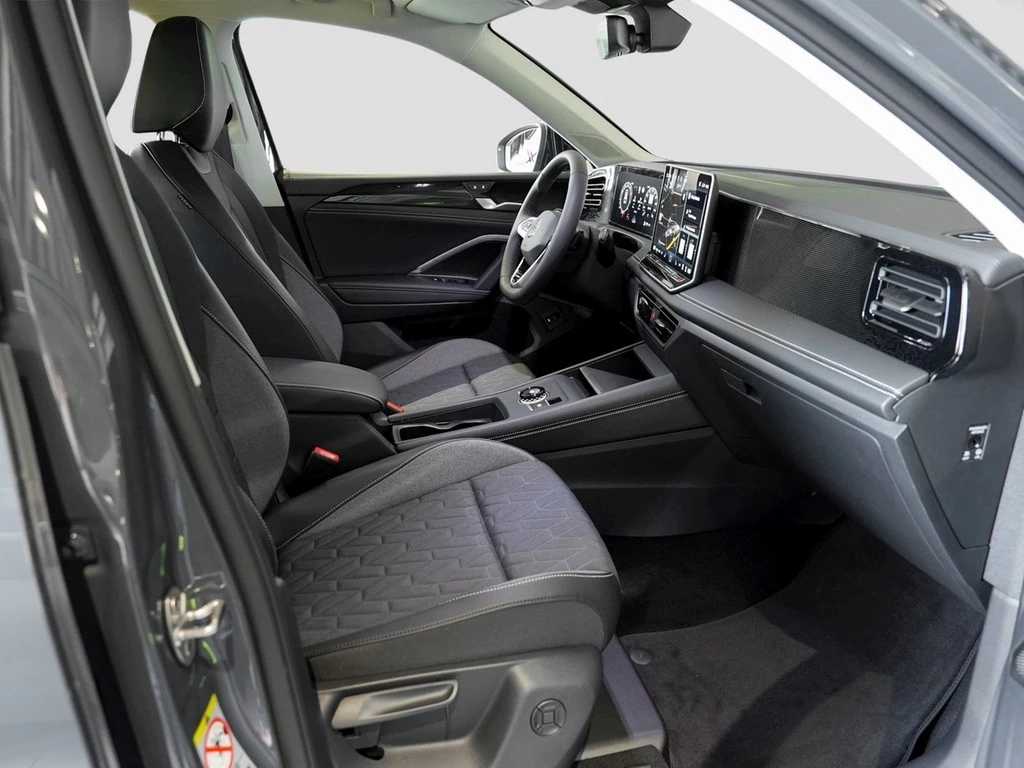 Volkswagen-Tiguan-image-6