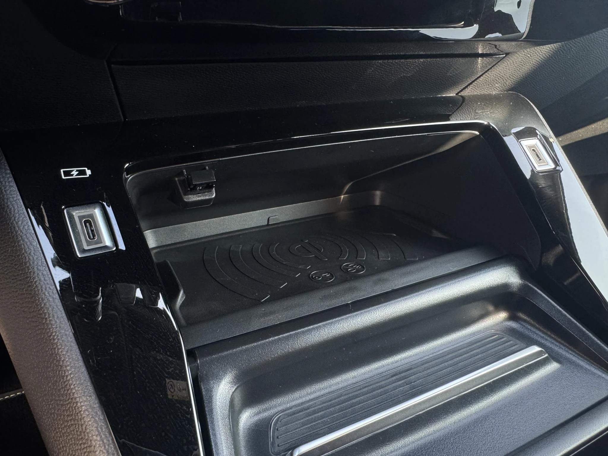 Peugeot-e-2008-image-27