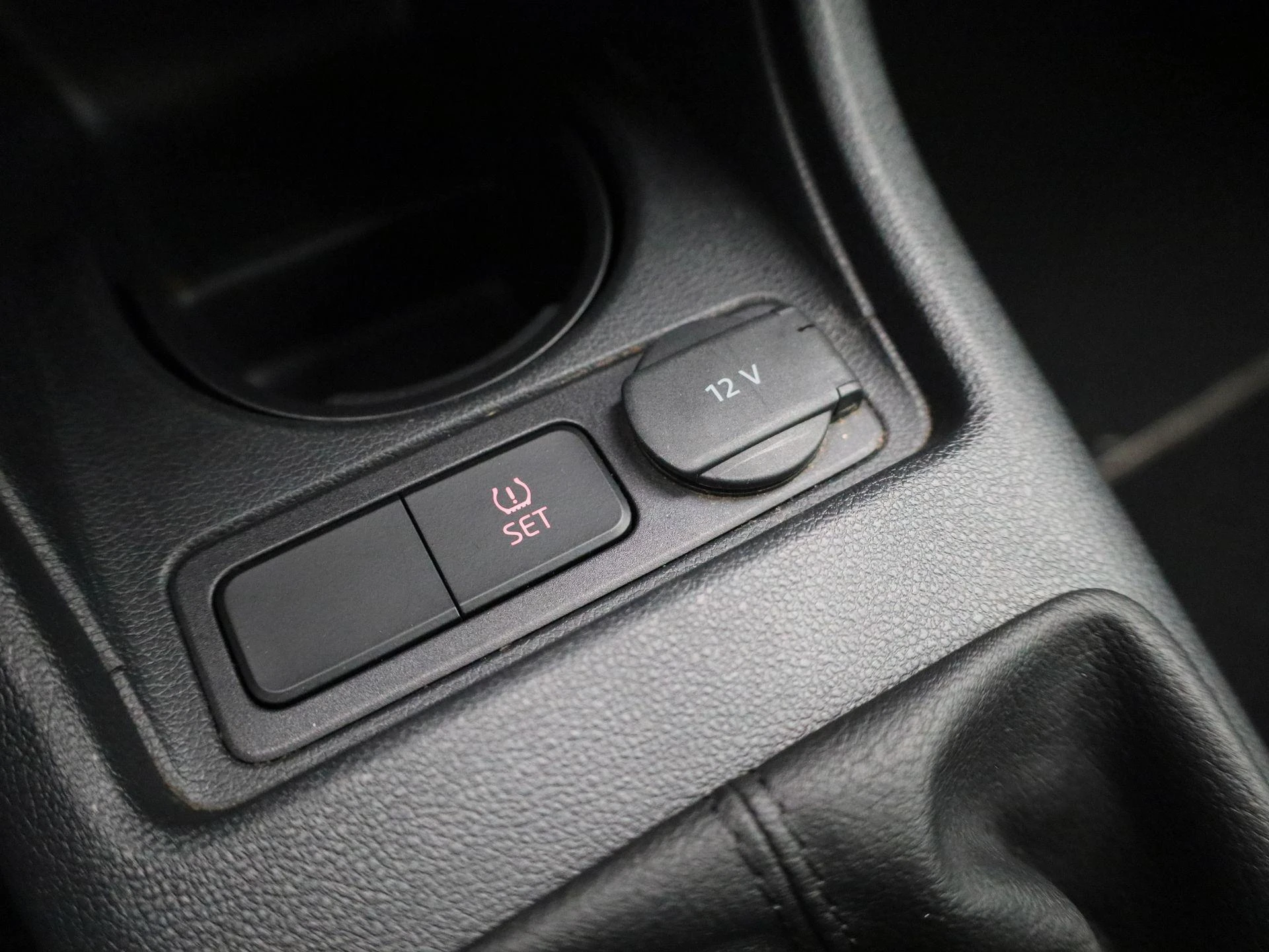 Volkswagen-up!-image-17