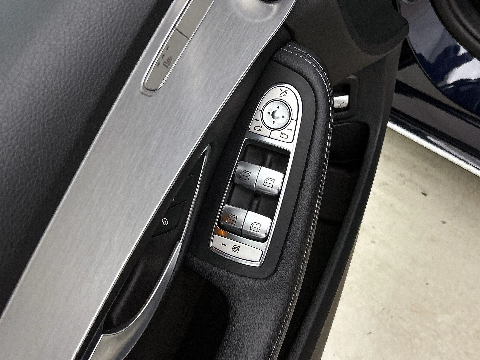 Mercedes-Benz-C-Klasse-image-29