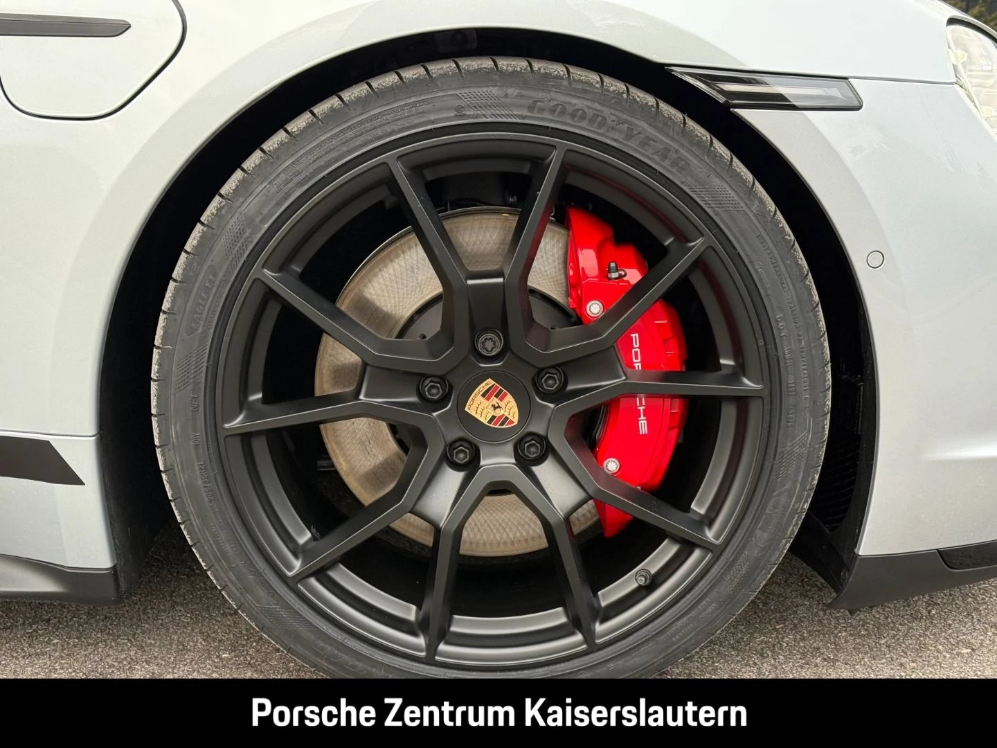 Porsche Taycan GTS Sport Turismo HA-Lenkung Active-Ride gts
