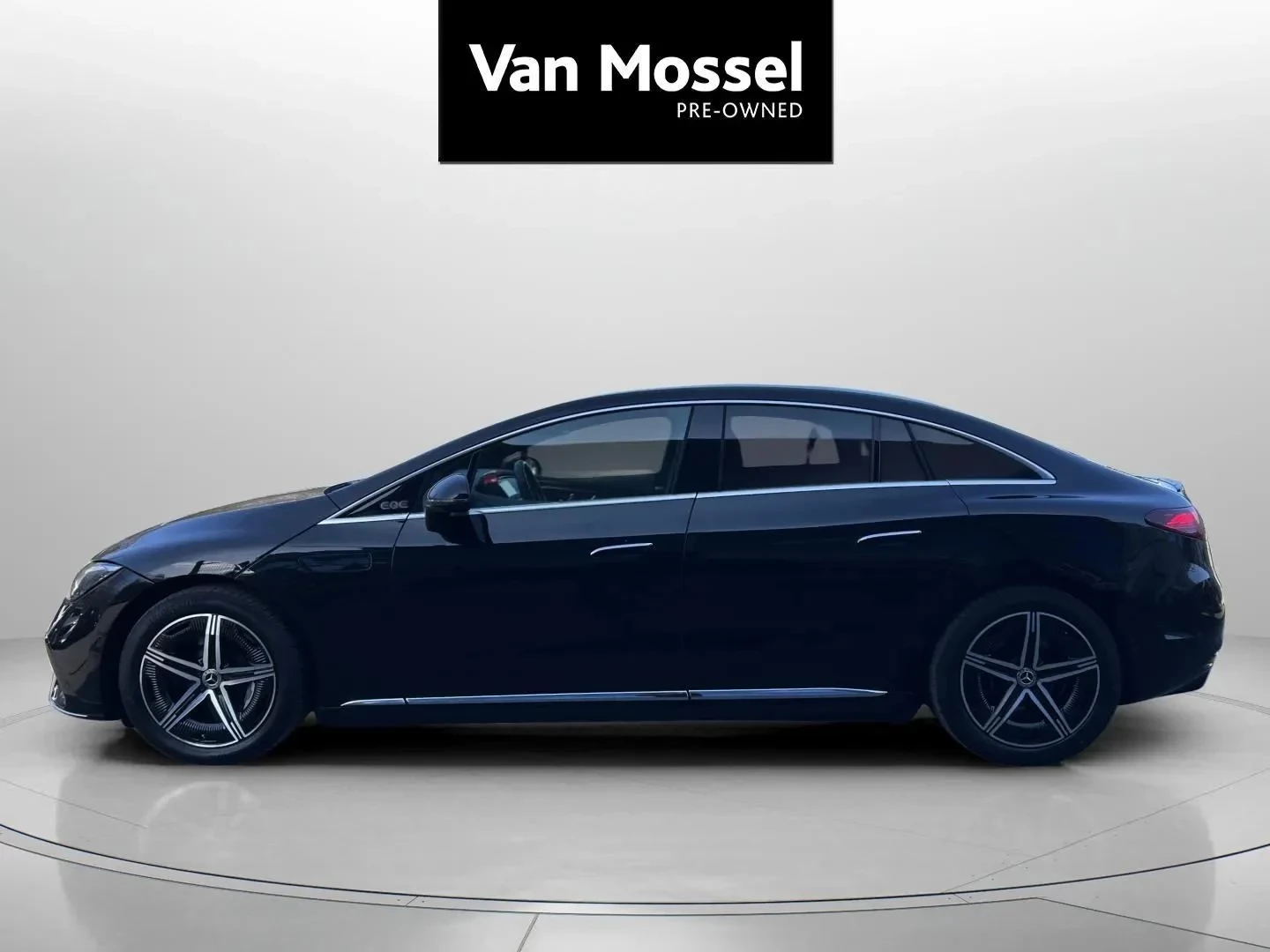 Mercedes-Benz-EQE-image-7
