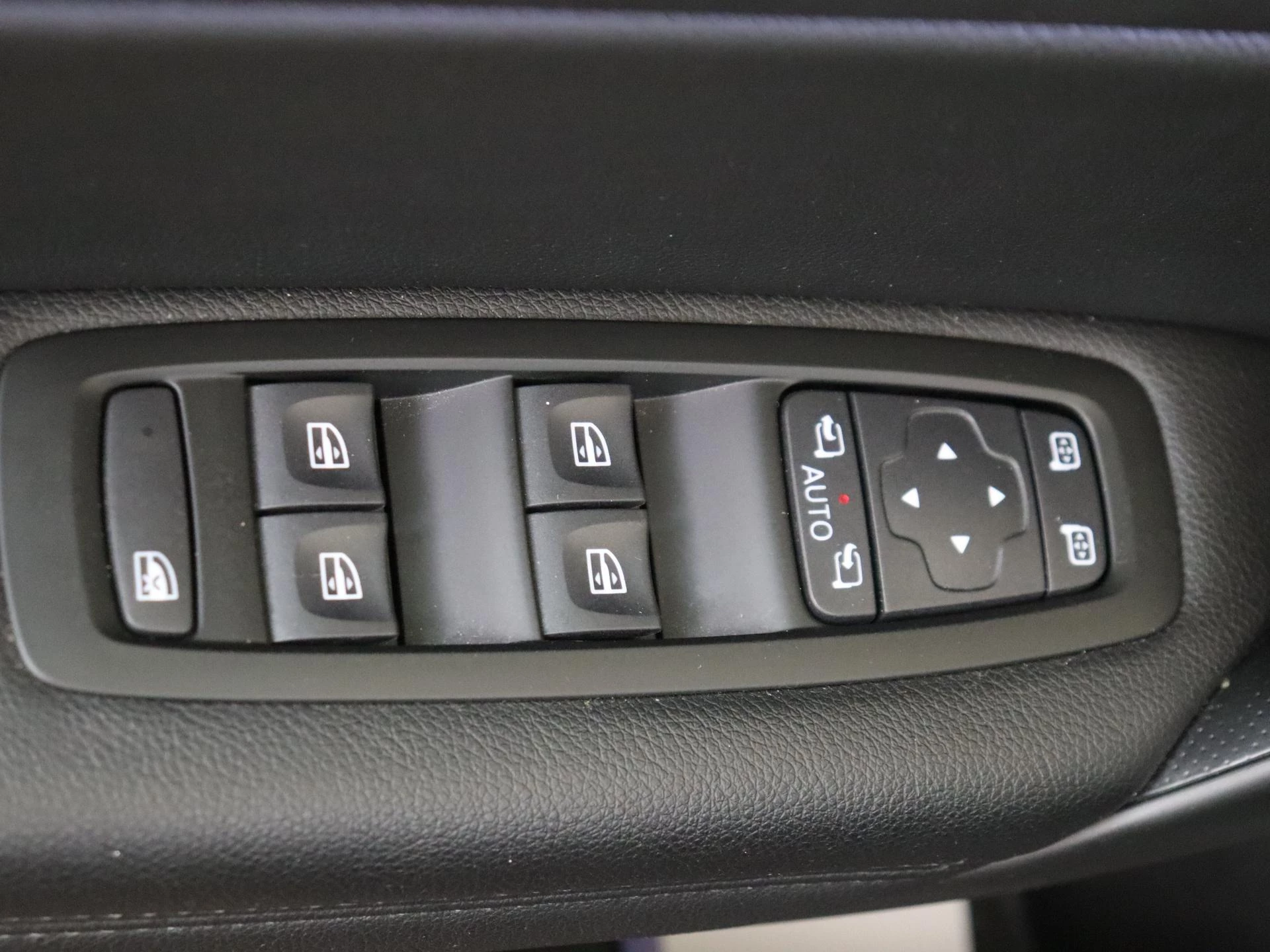 Renault-Megane E-Tech-image-23