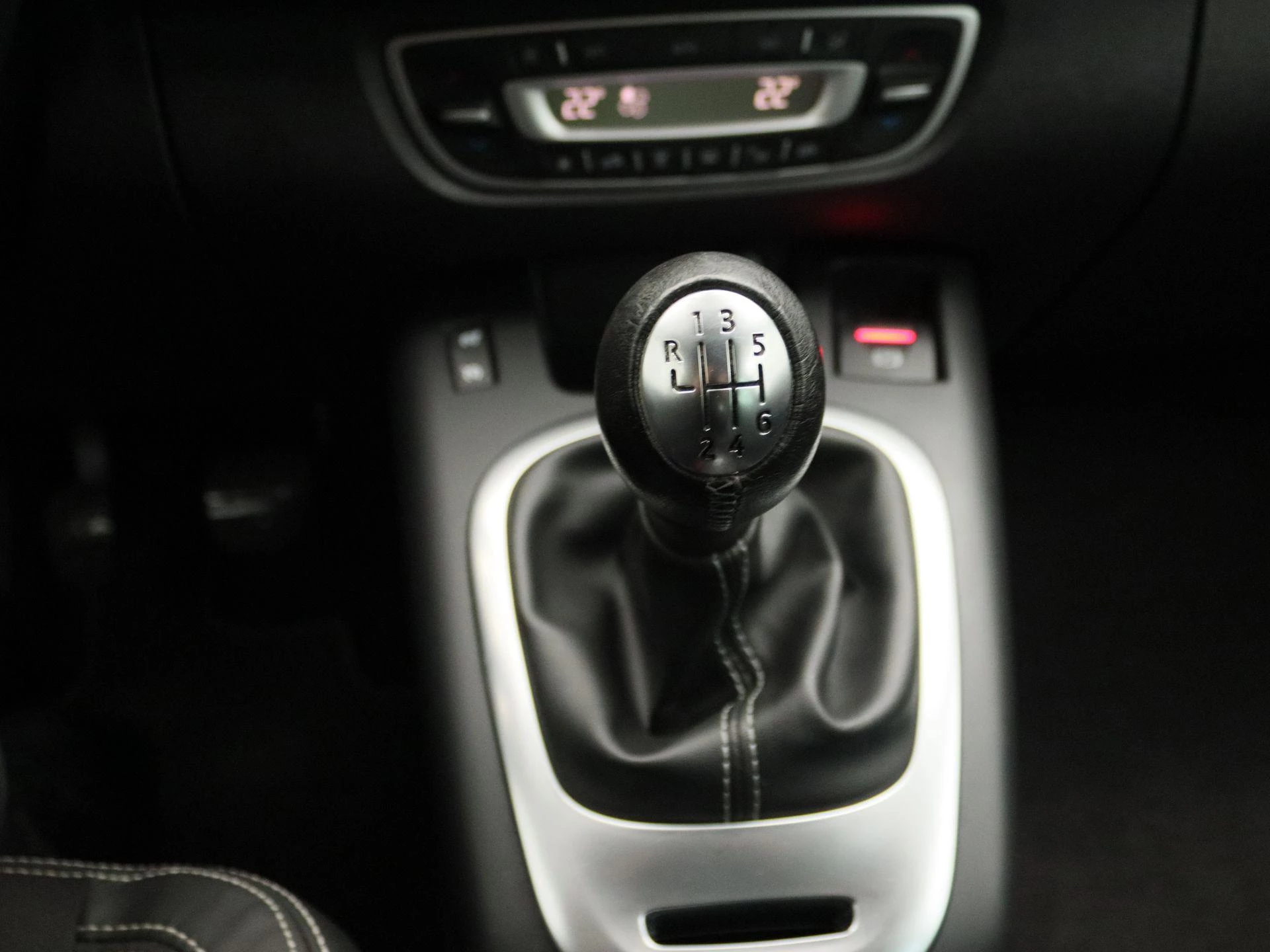 Renault-Scénic-image-10