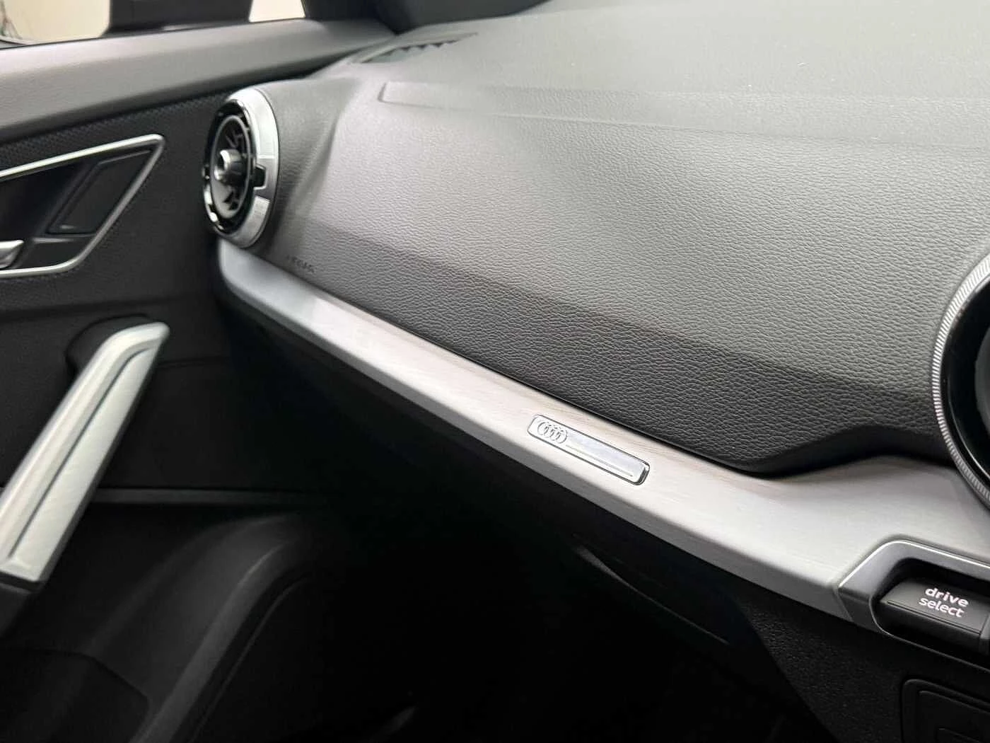Audi-Q2-image-10