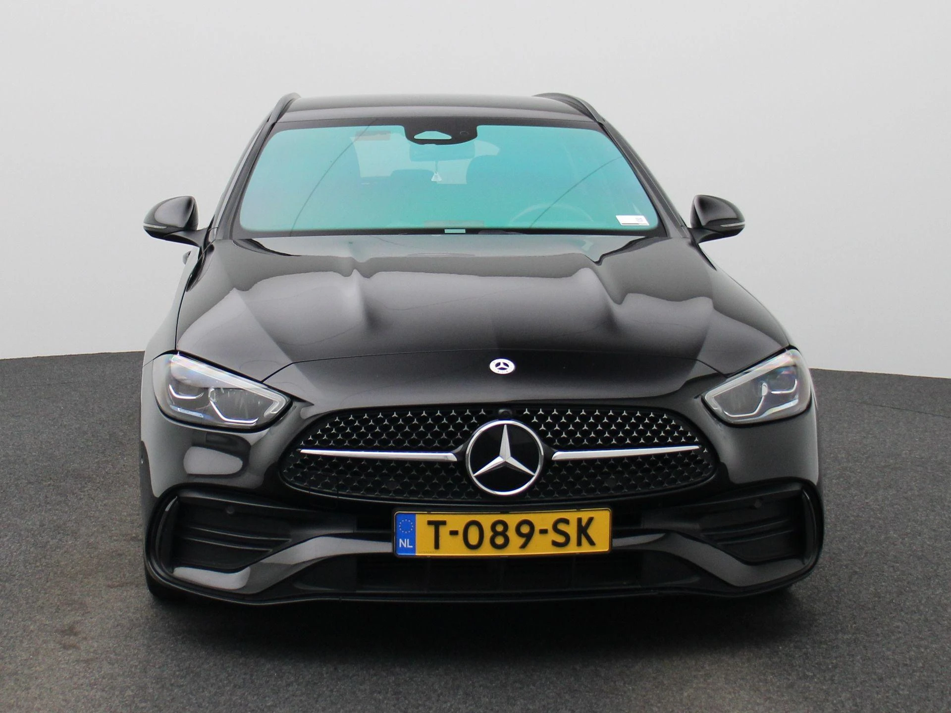 Mercedes-Benz-C-Klasse-image-2